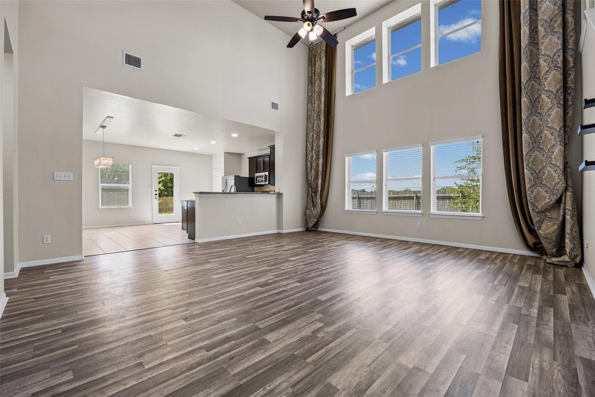 1060 Zeus Cir