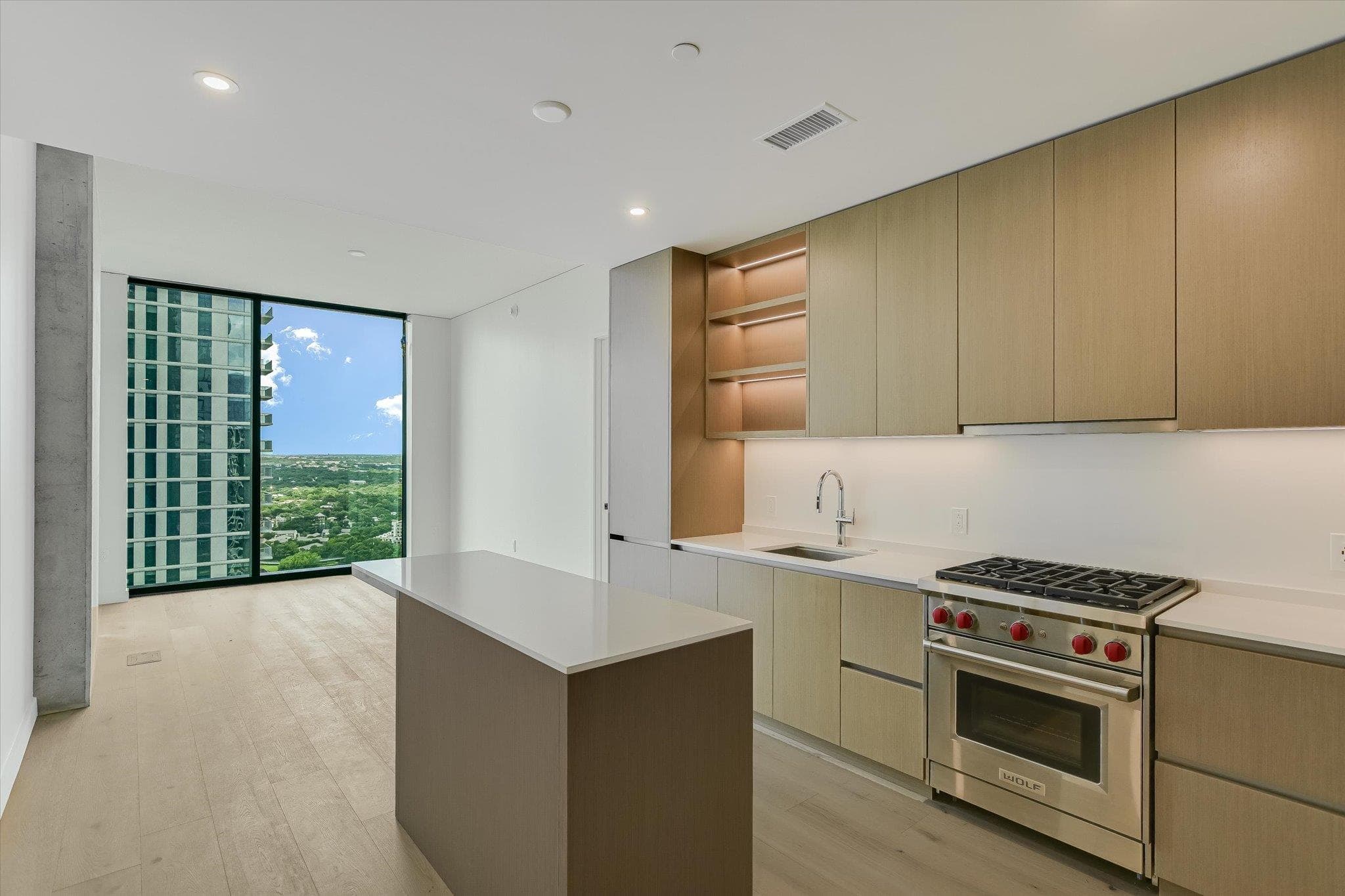 610 Davis St #2904