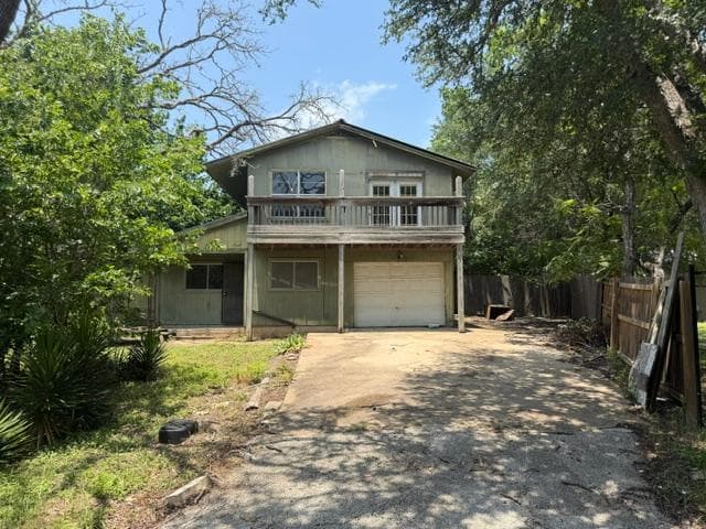 18210 Lura Ln