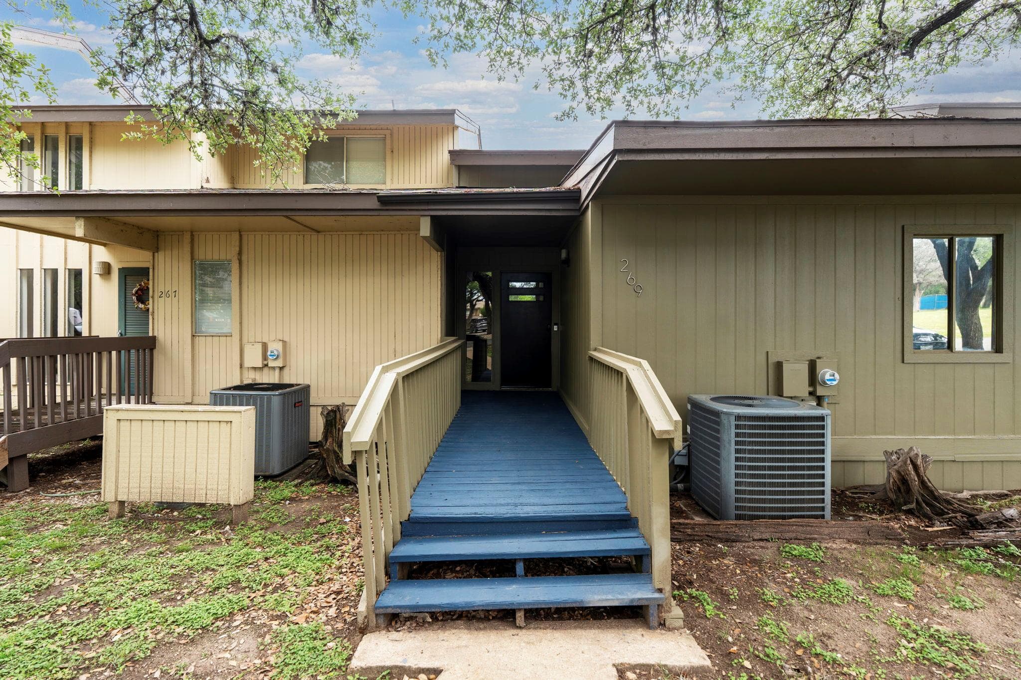 269 Venture Blvd S