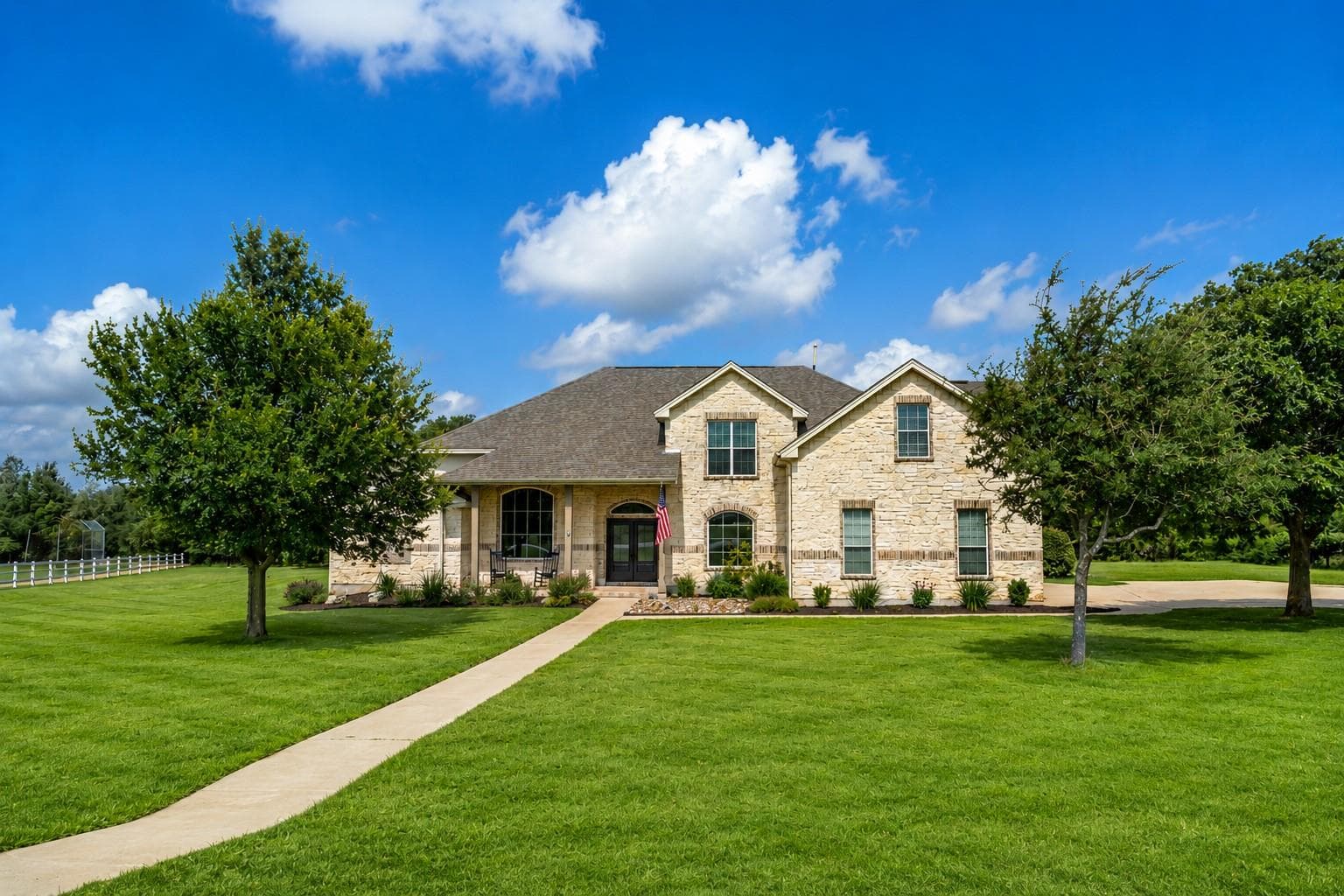 511 Broken Lance Dr
