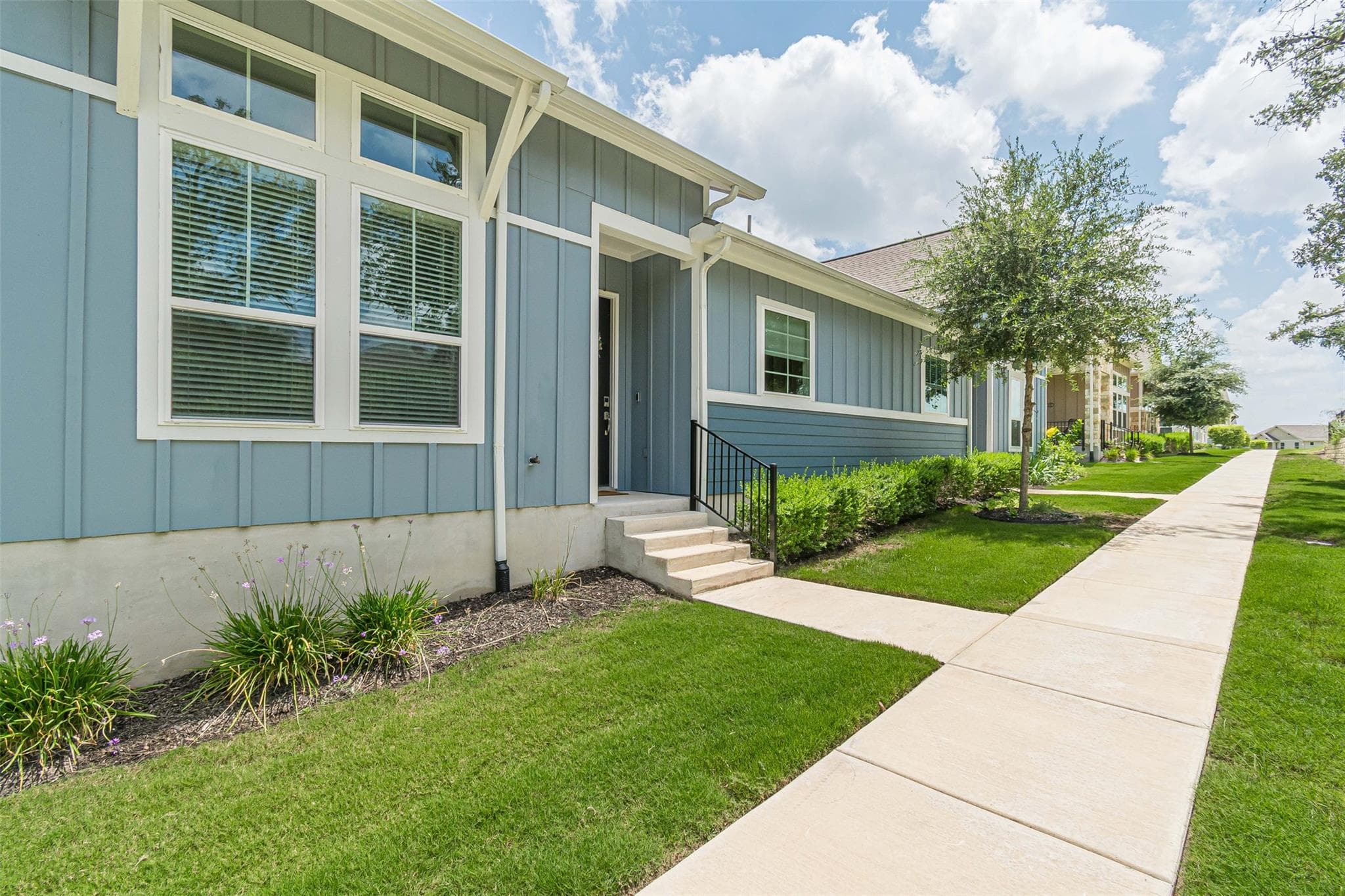 120 Stewart Dr #101