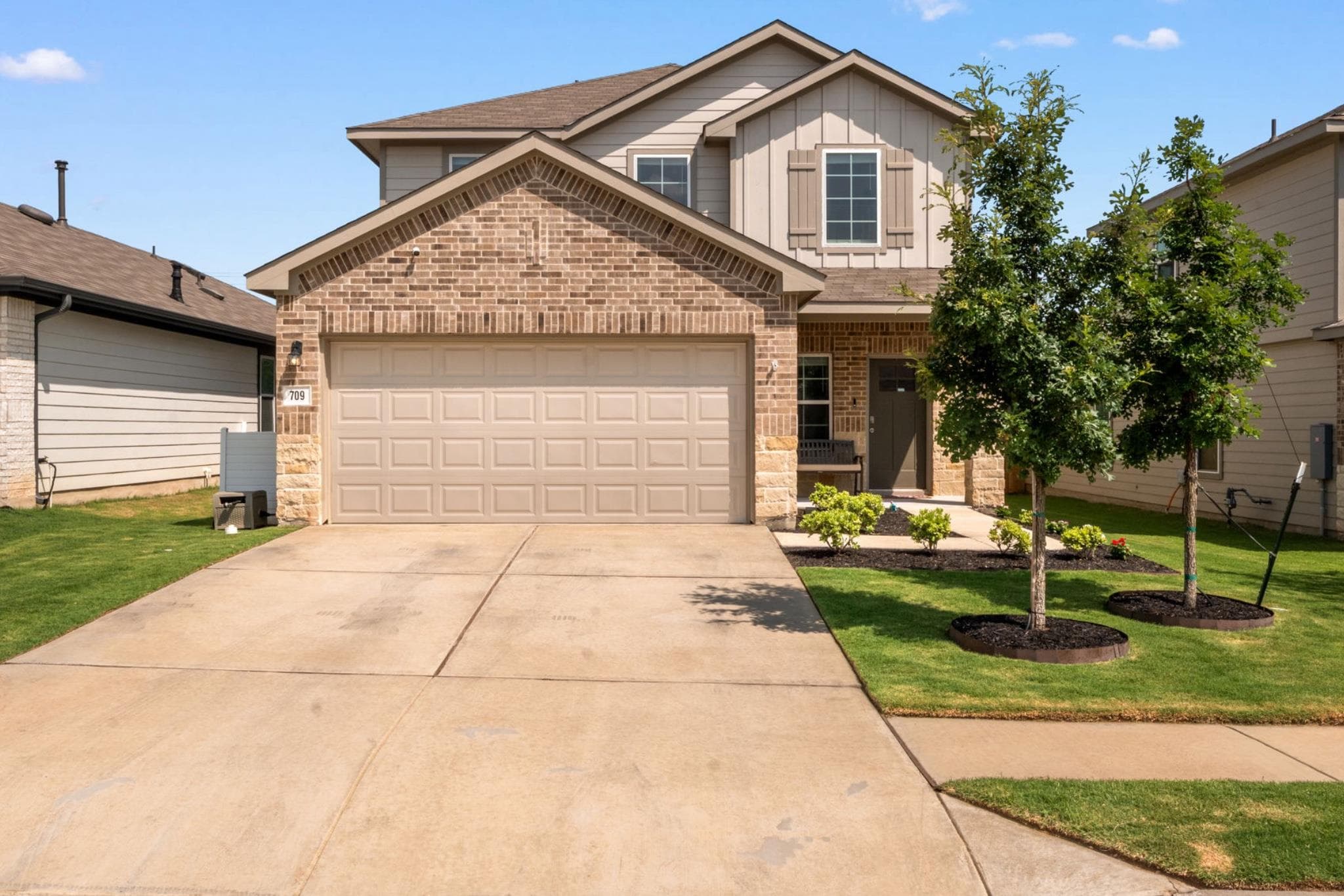 709 Lake Sweewater Ln