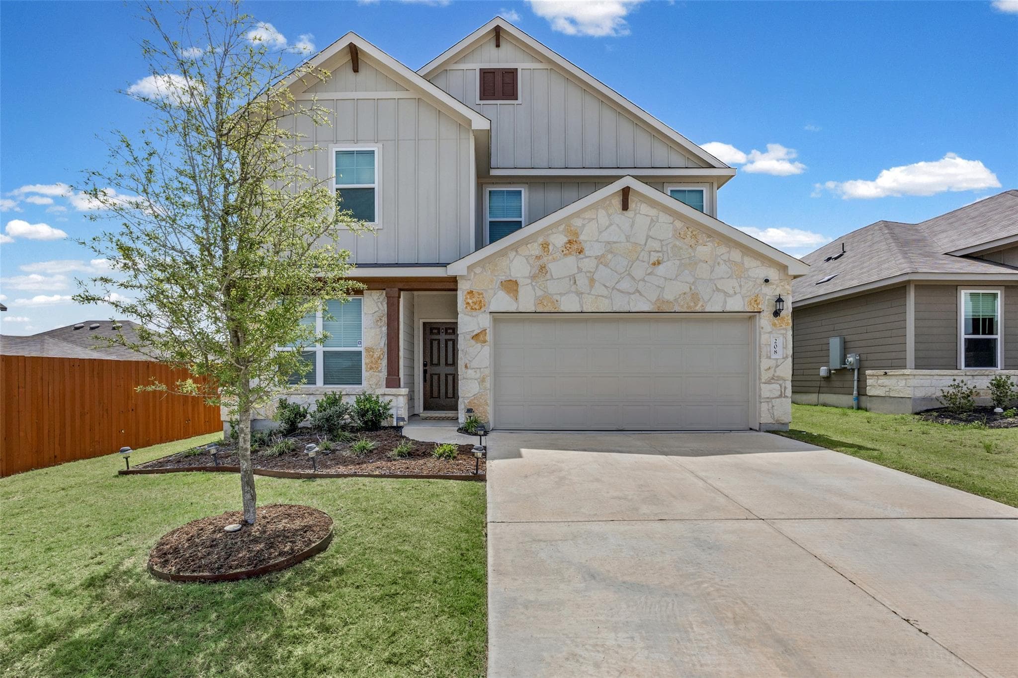 208 Orange Rd