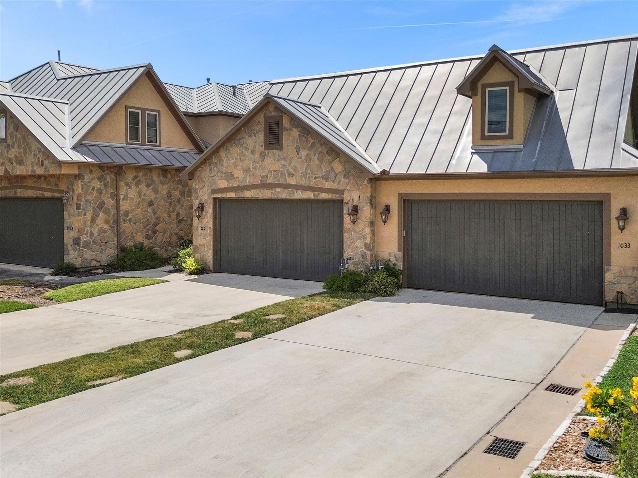 1033 Gruene Rd