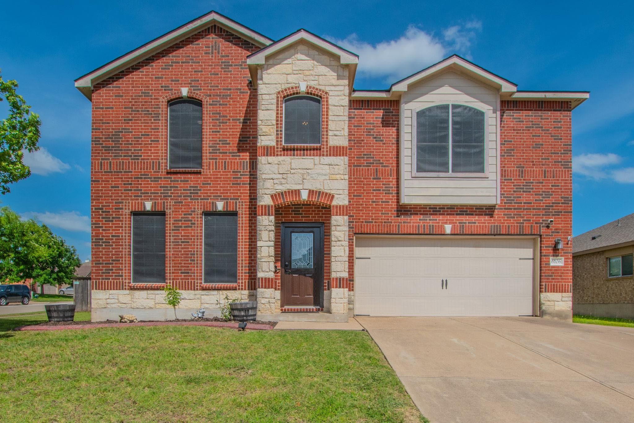 6106 Bridgewood Dr