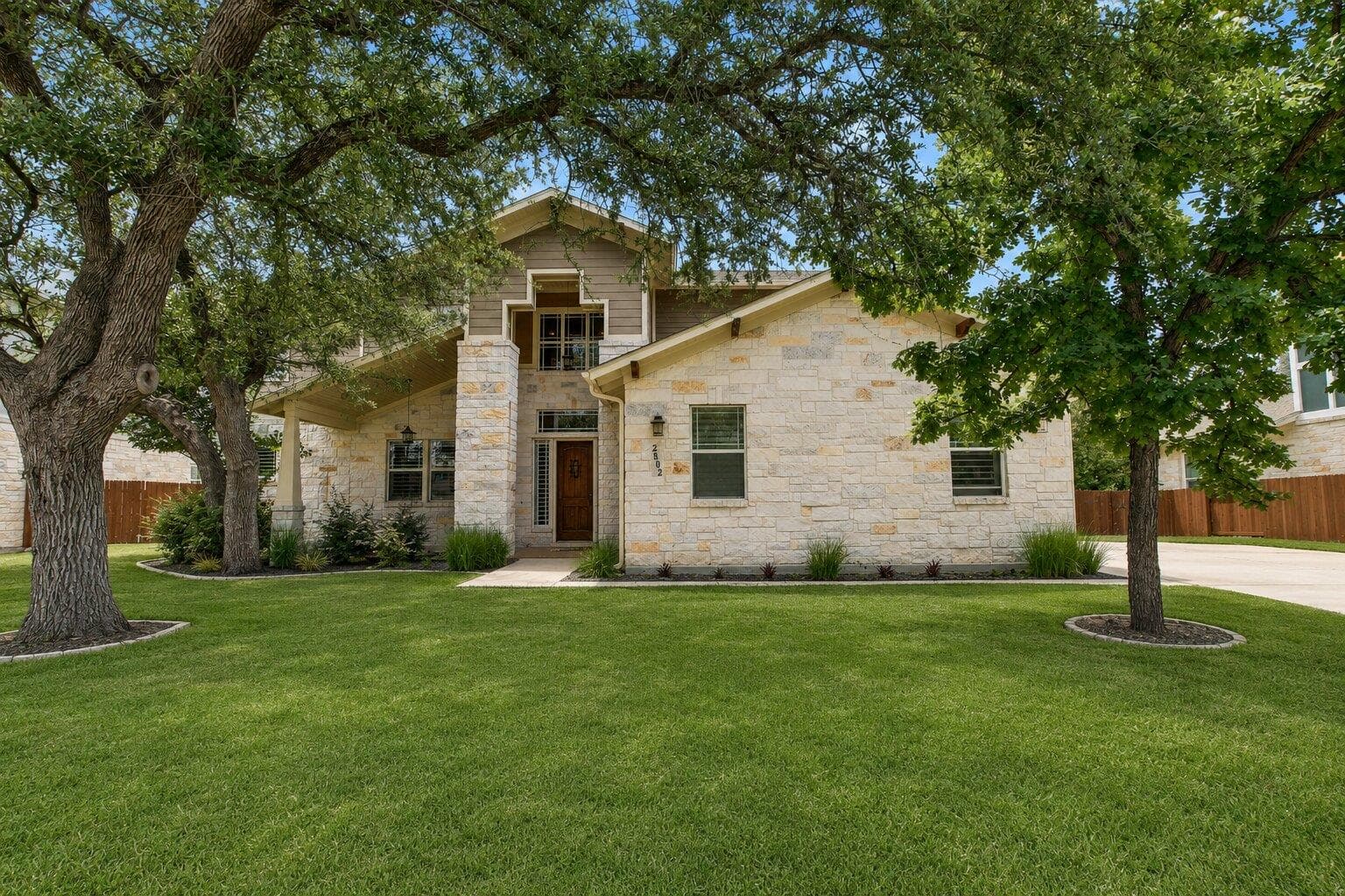 2802 Grand Oaks Loop