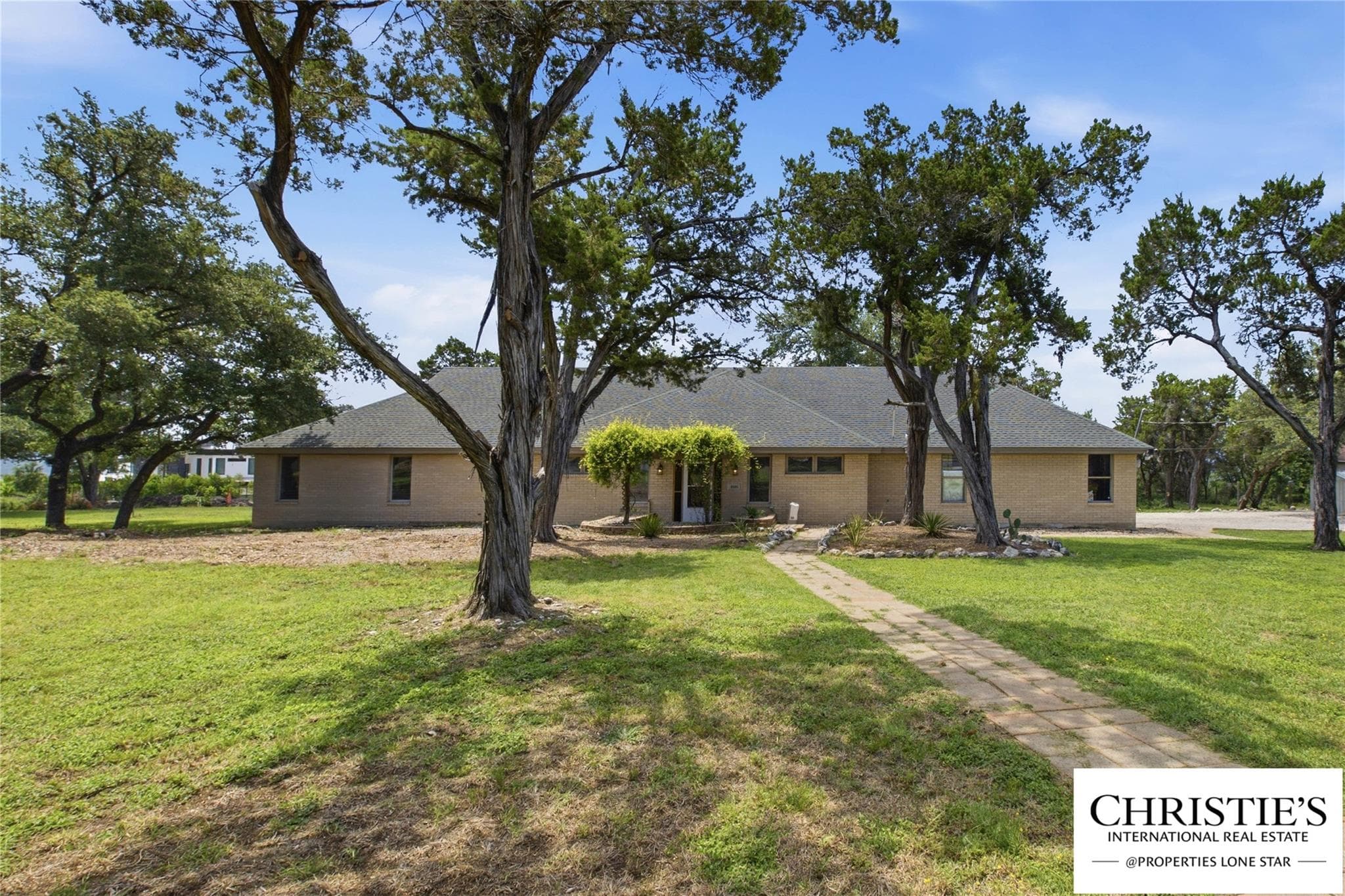 8901 Grandview Dr