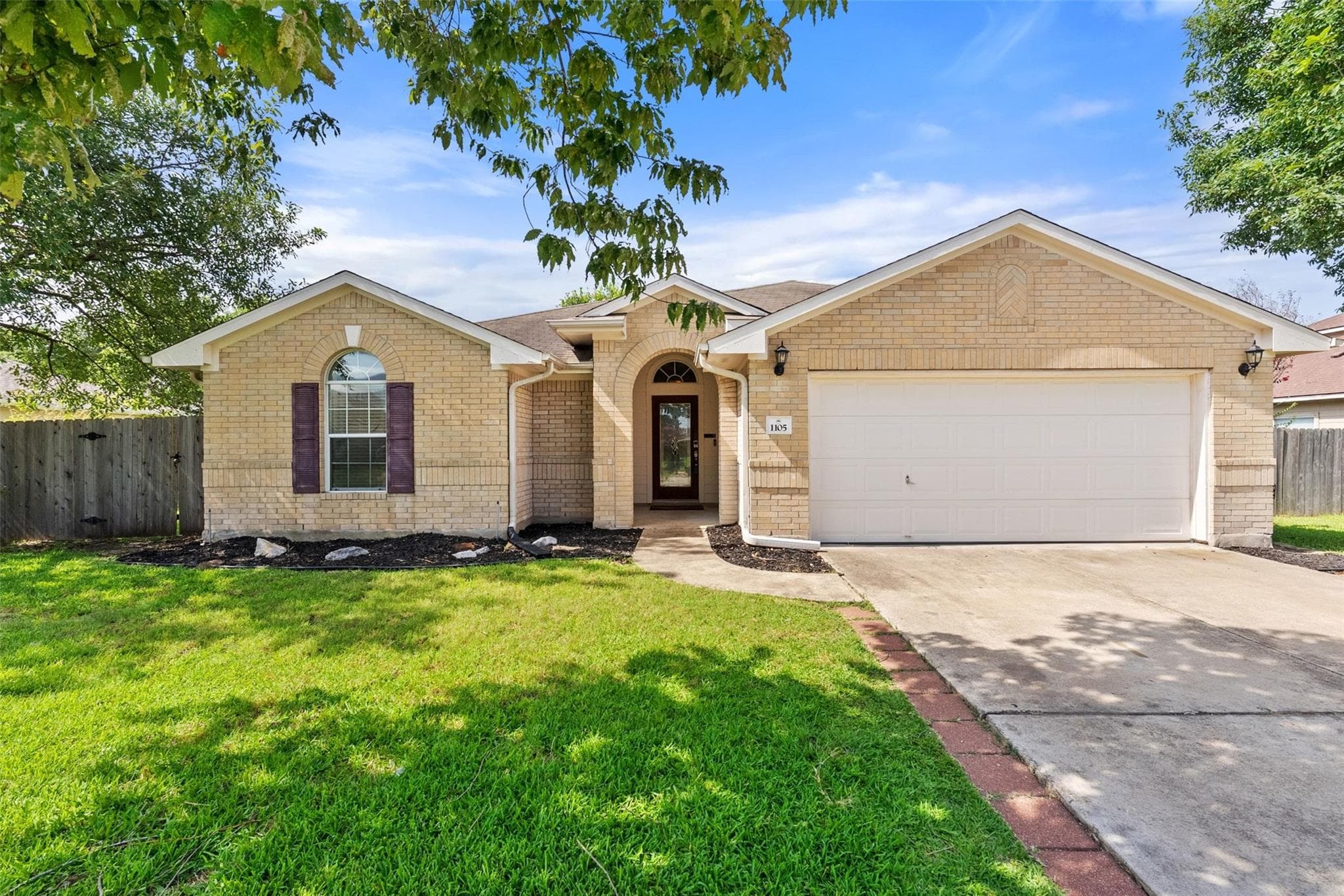 1105 Delia Chapa Ln