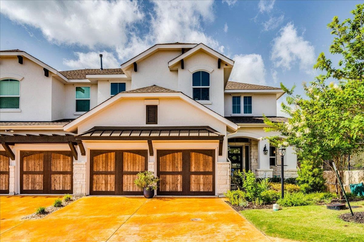 306 Olivia Dr #125