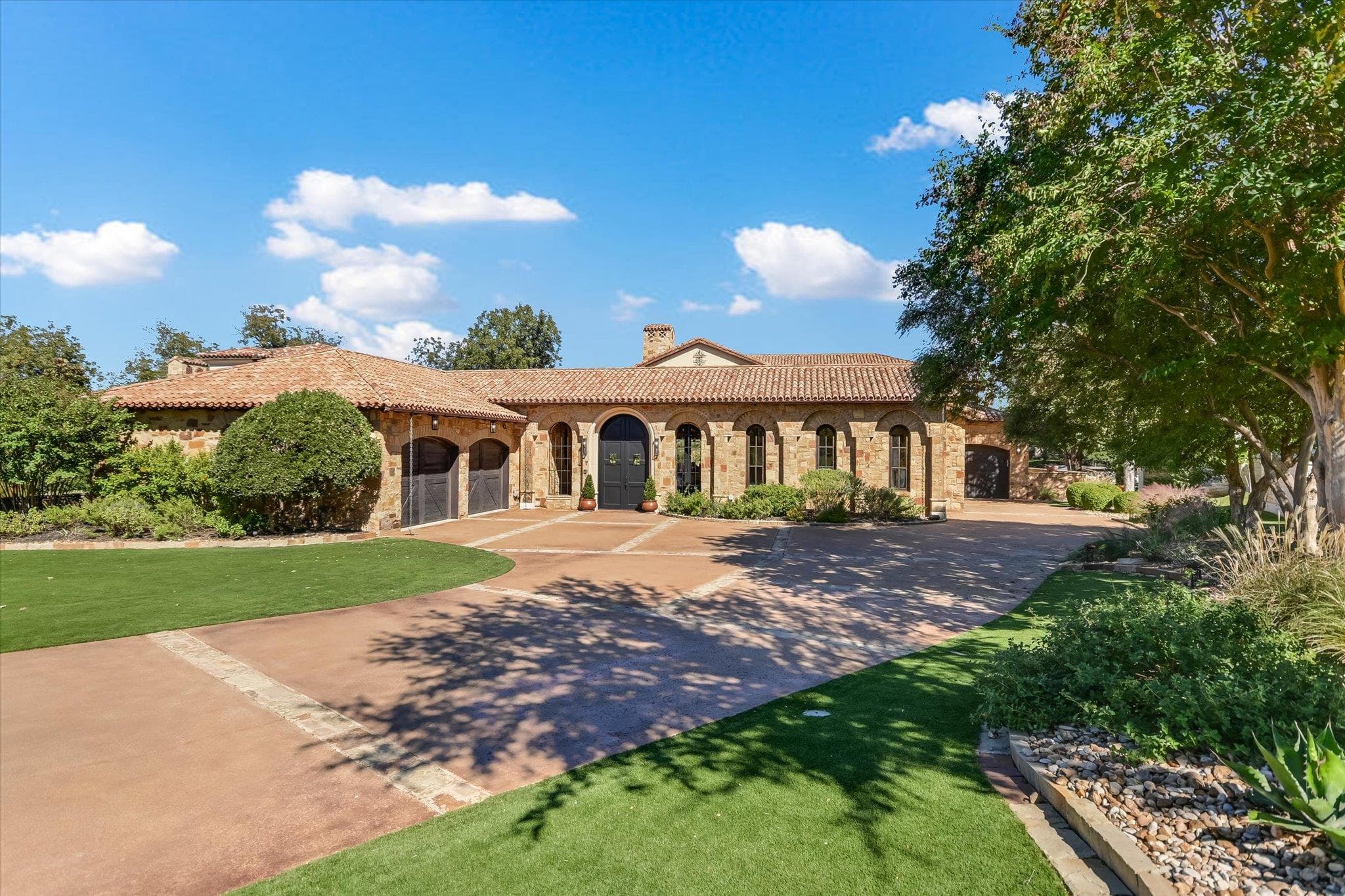 252 LA SERENA Loop