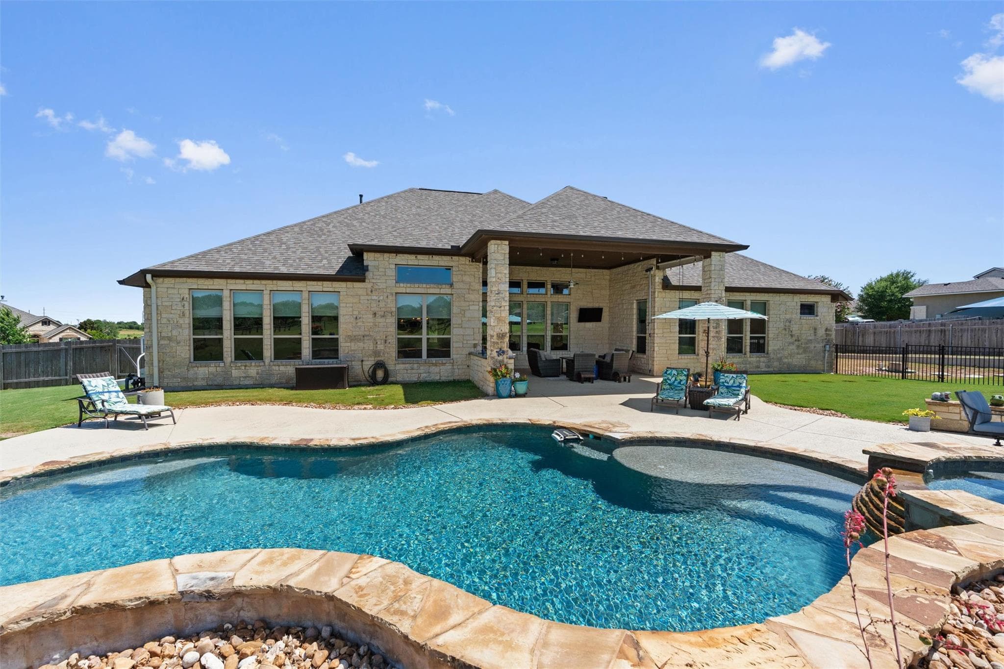 209 E Vienna Dr