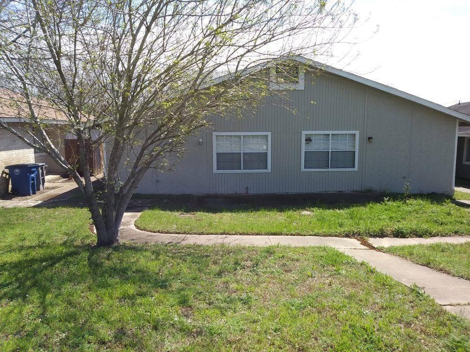 6711 Sandshof Dr