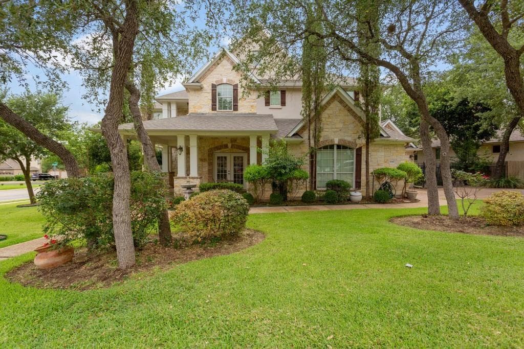 1442 River Forest Dr