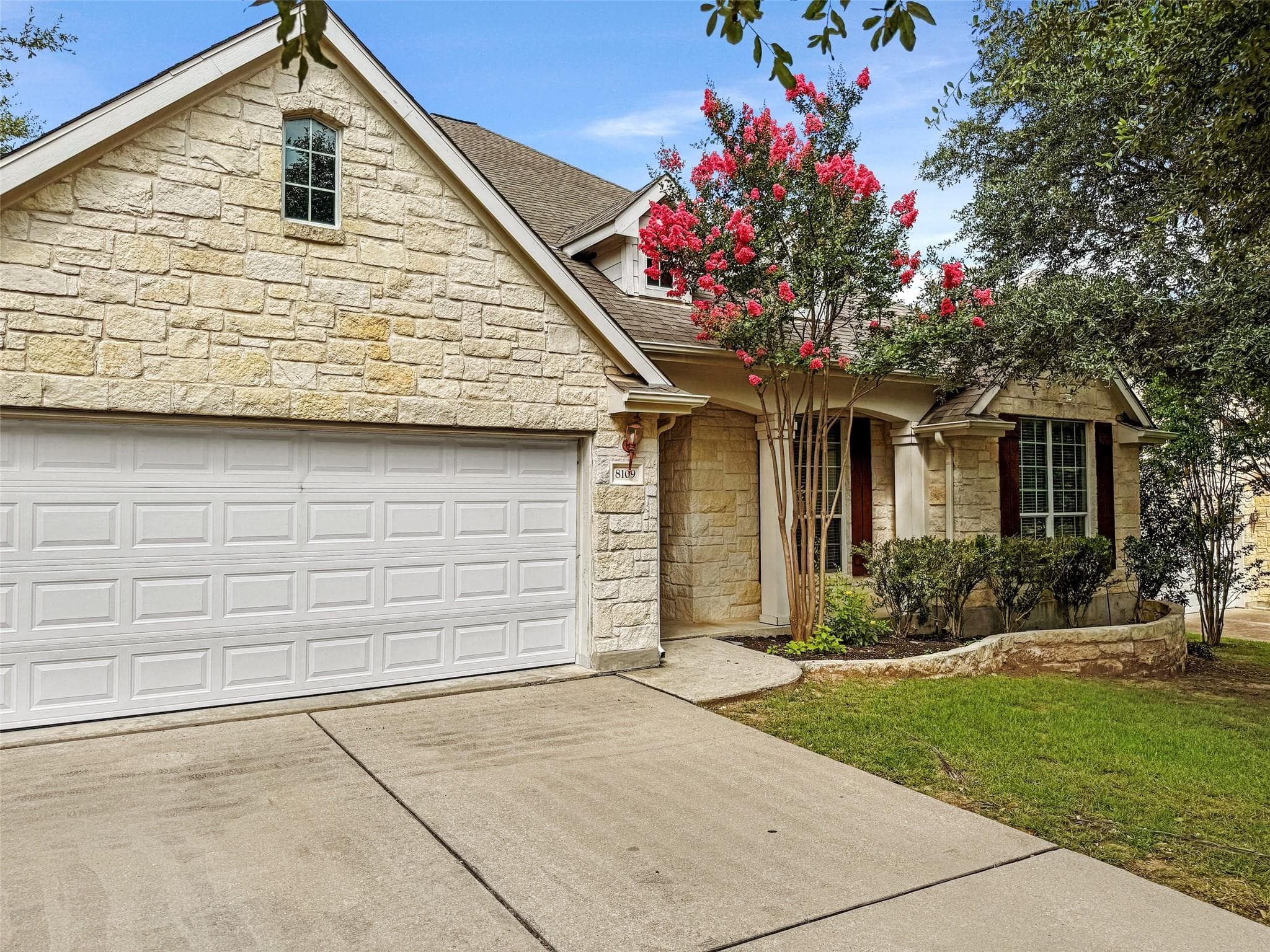 8109 Endeavor Cir
