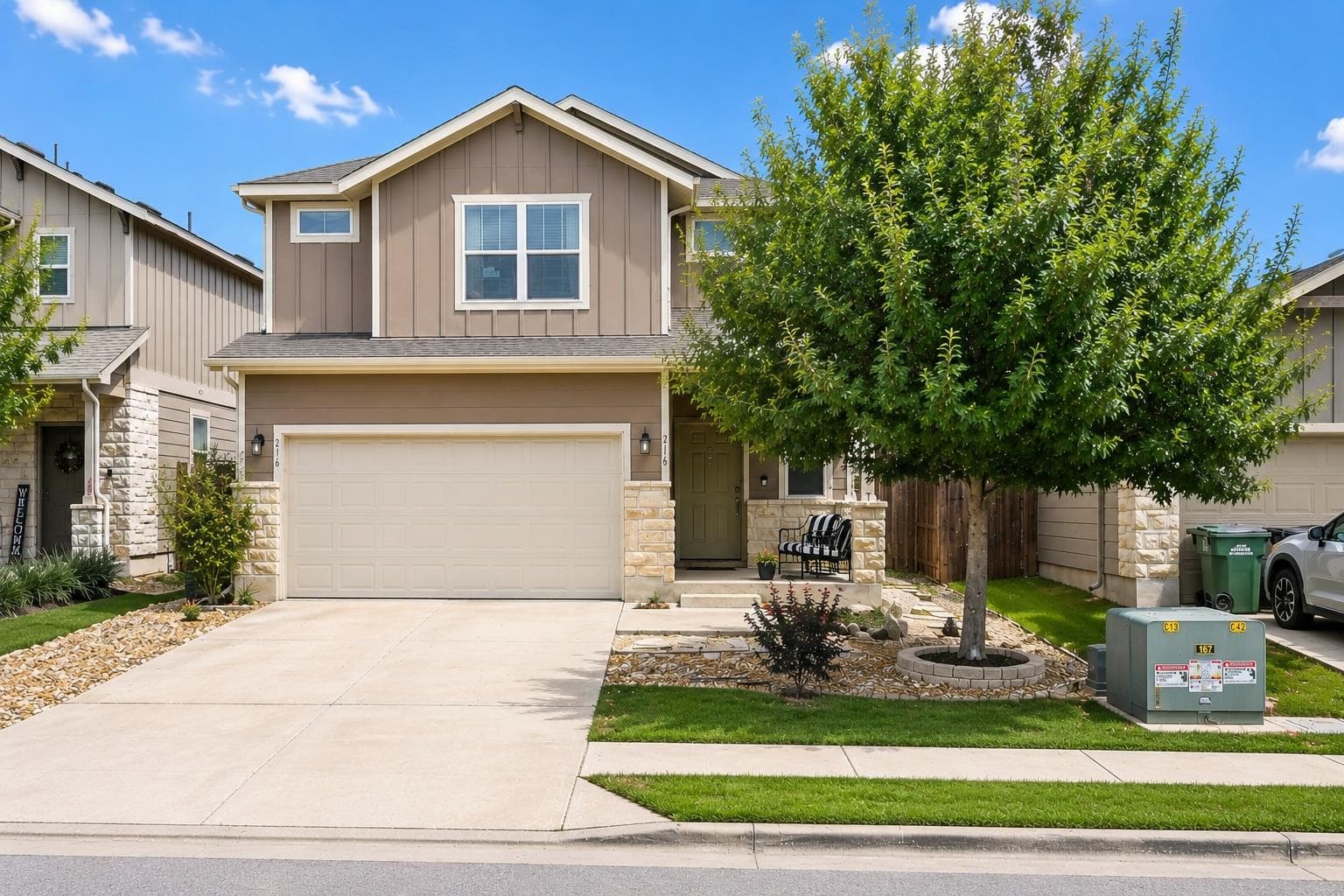 216 La Dera Dr