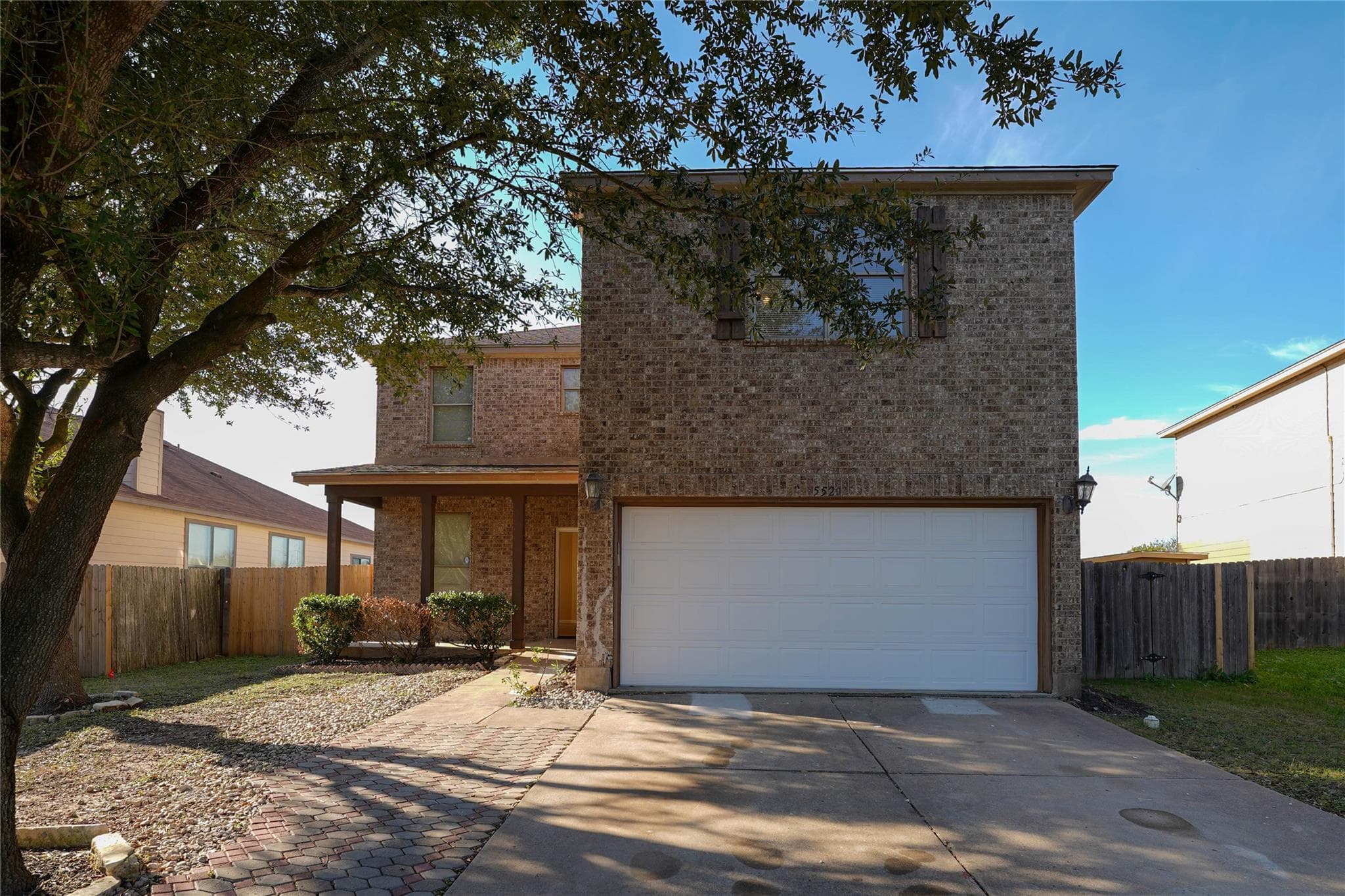 5520 Alomar Cv