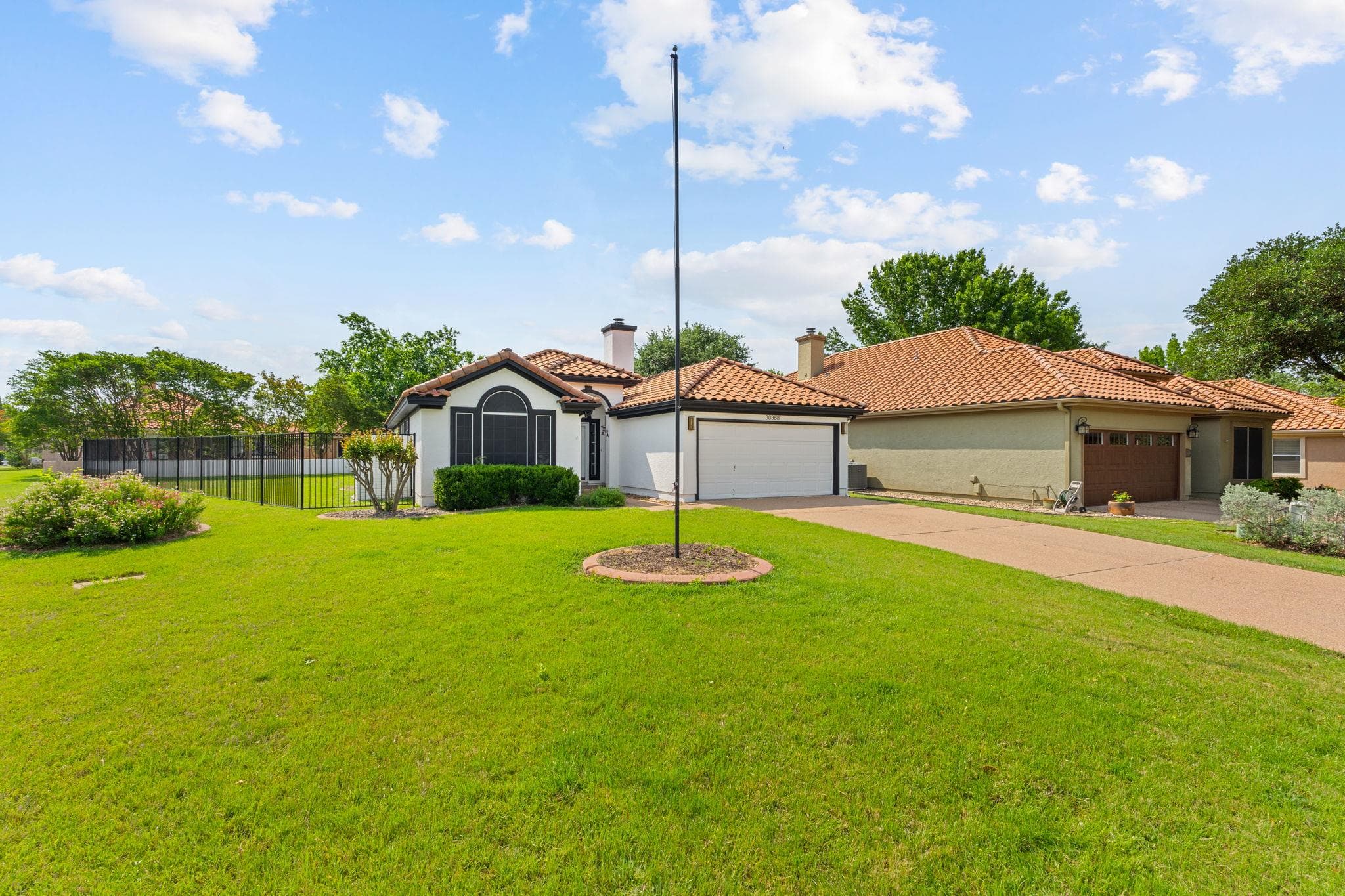 30388 Ledgemont Ln