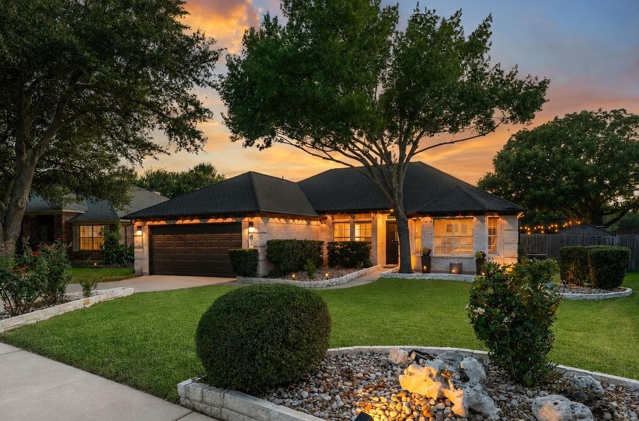 2621 Goldfinch Dr