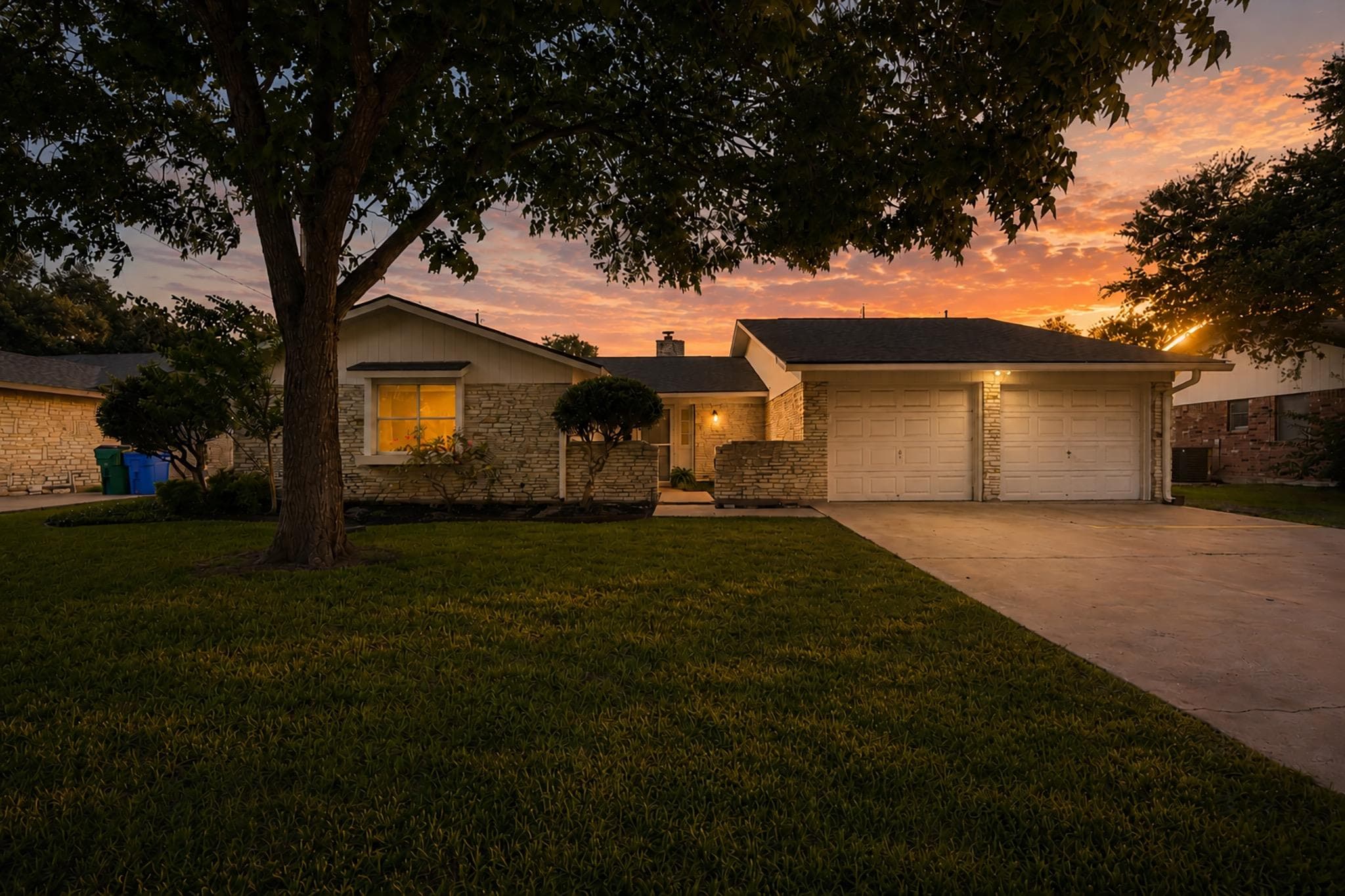 2301 Lillie Ln