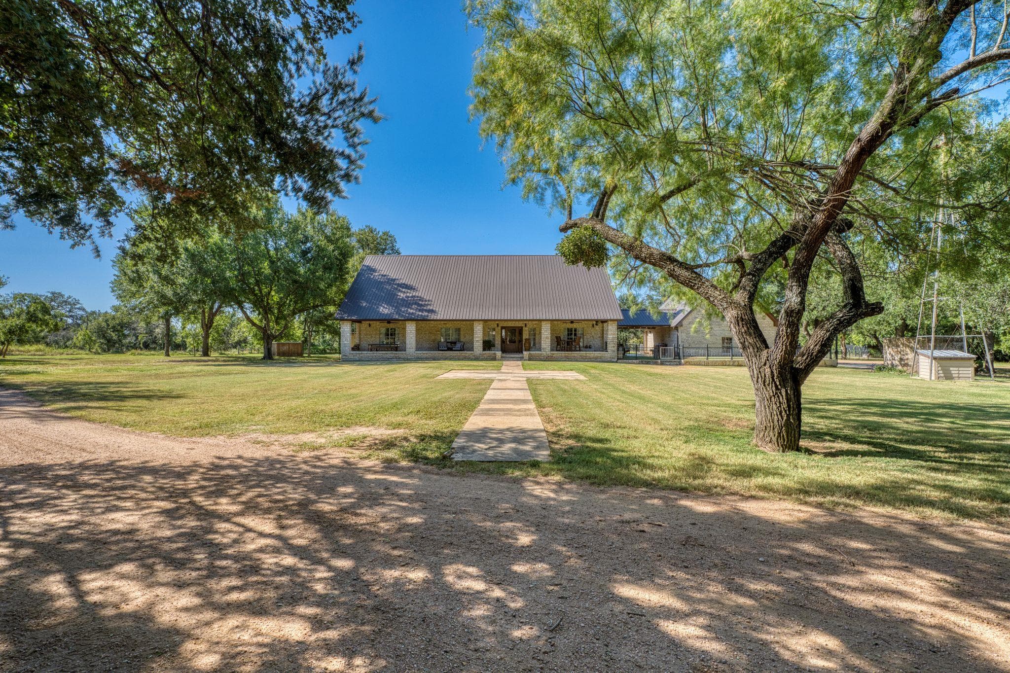 150 Shady Ln