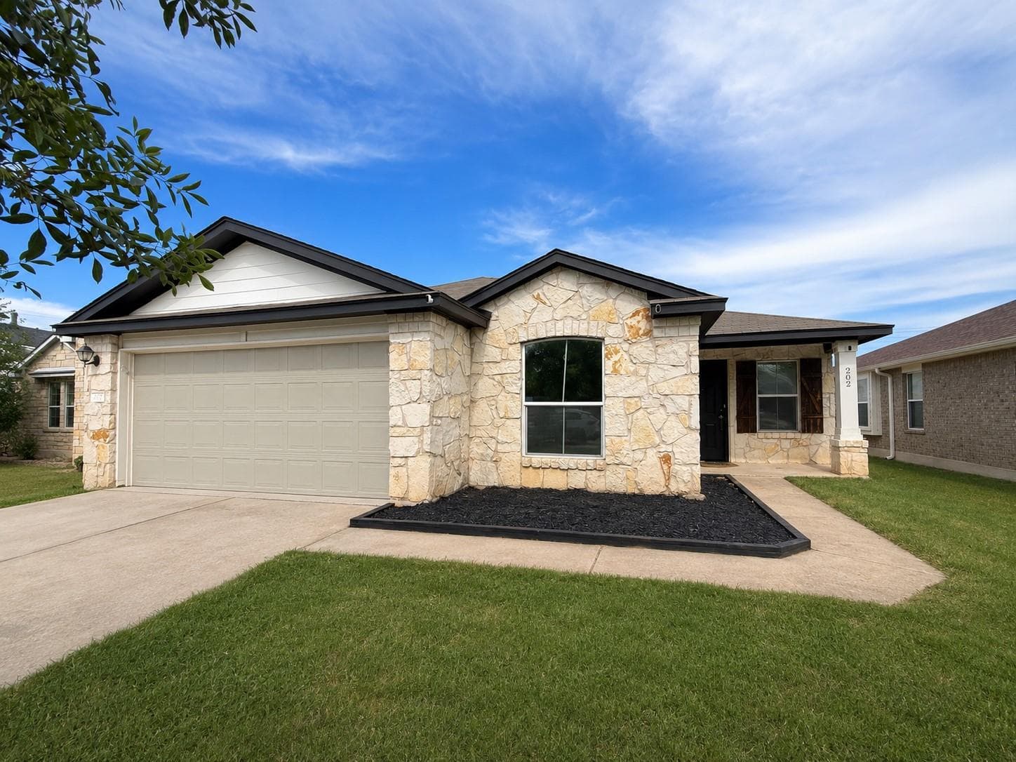 202 Mossberg Ln
