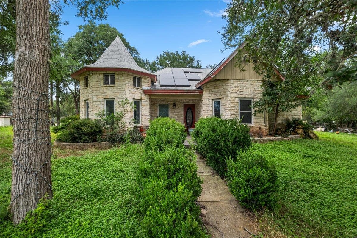 112 Rock Point Dr