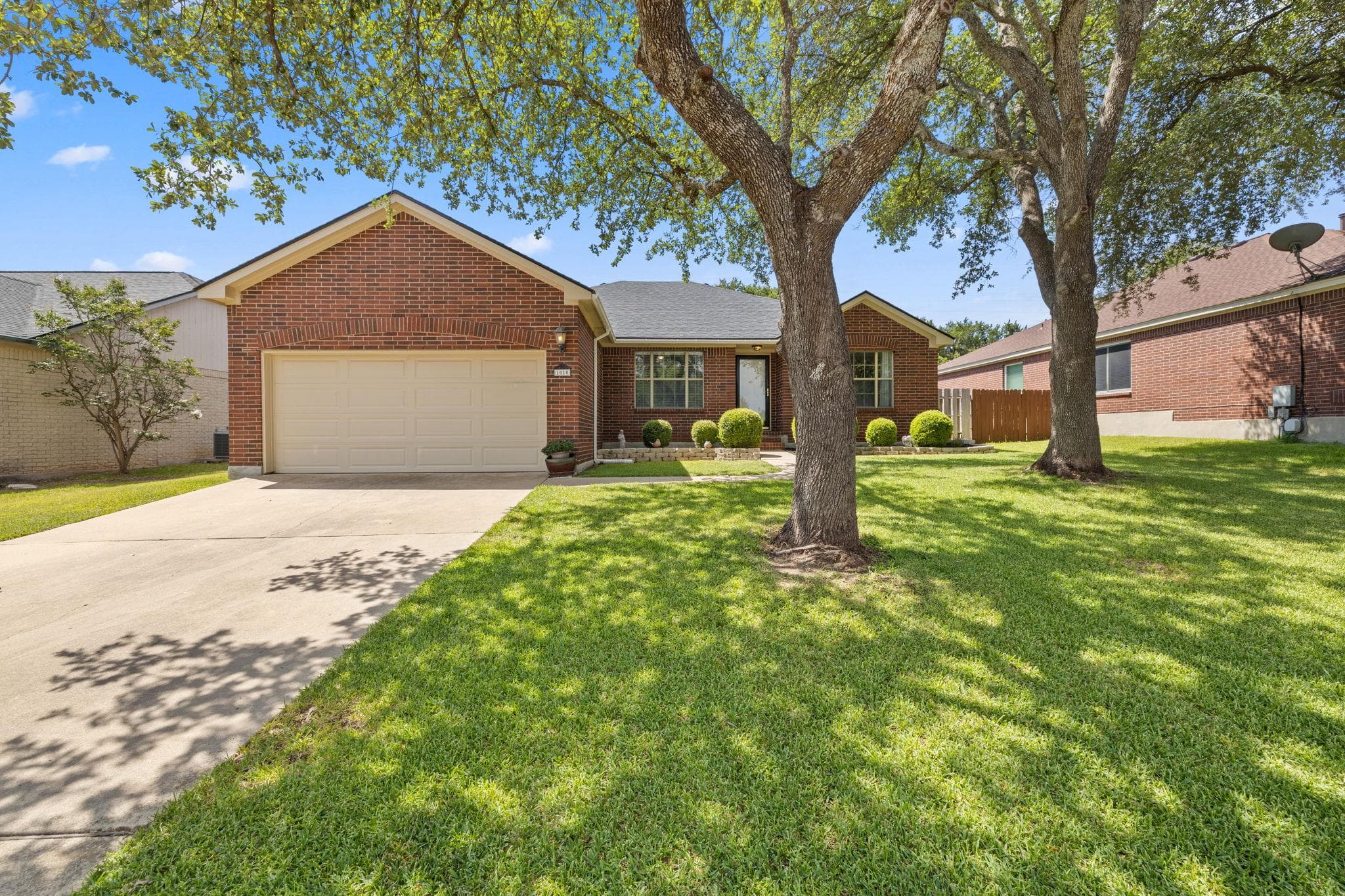 1010 Cedar Crest Dr