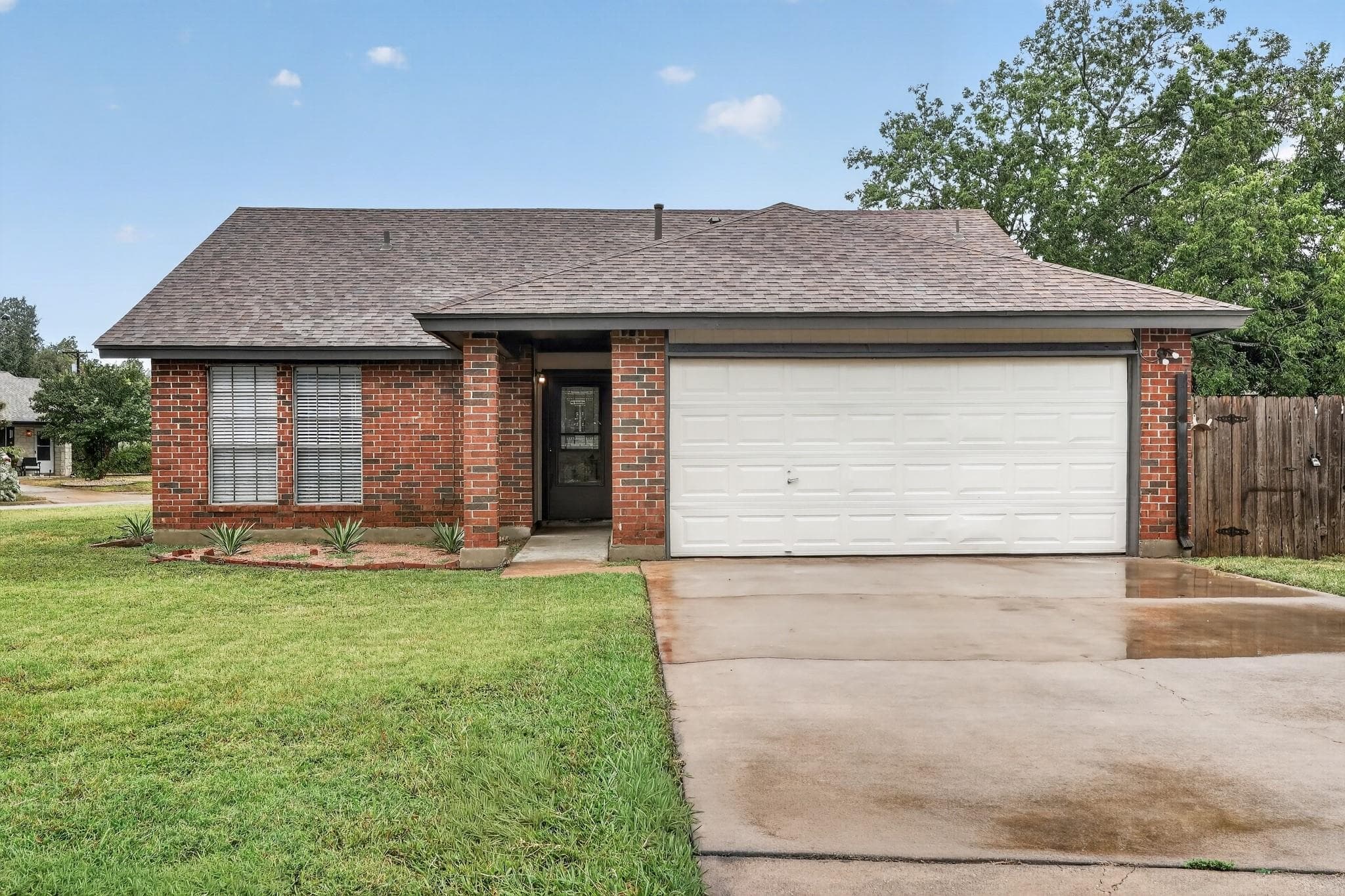 1509 Taron Dr