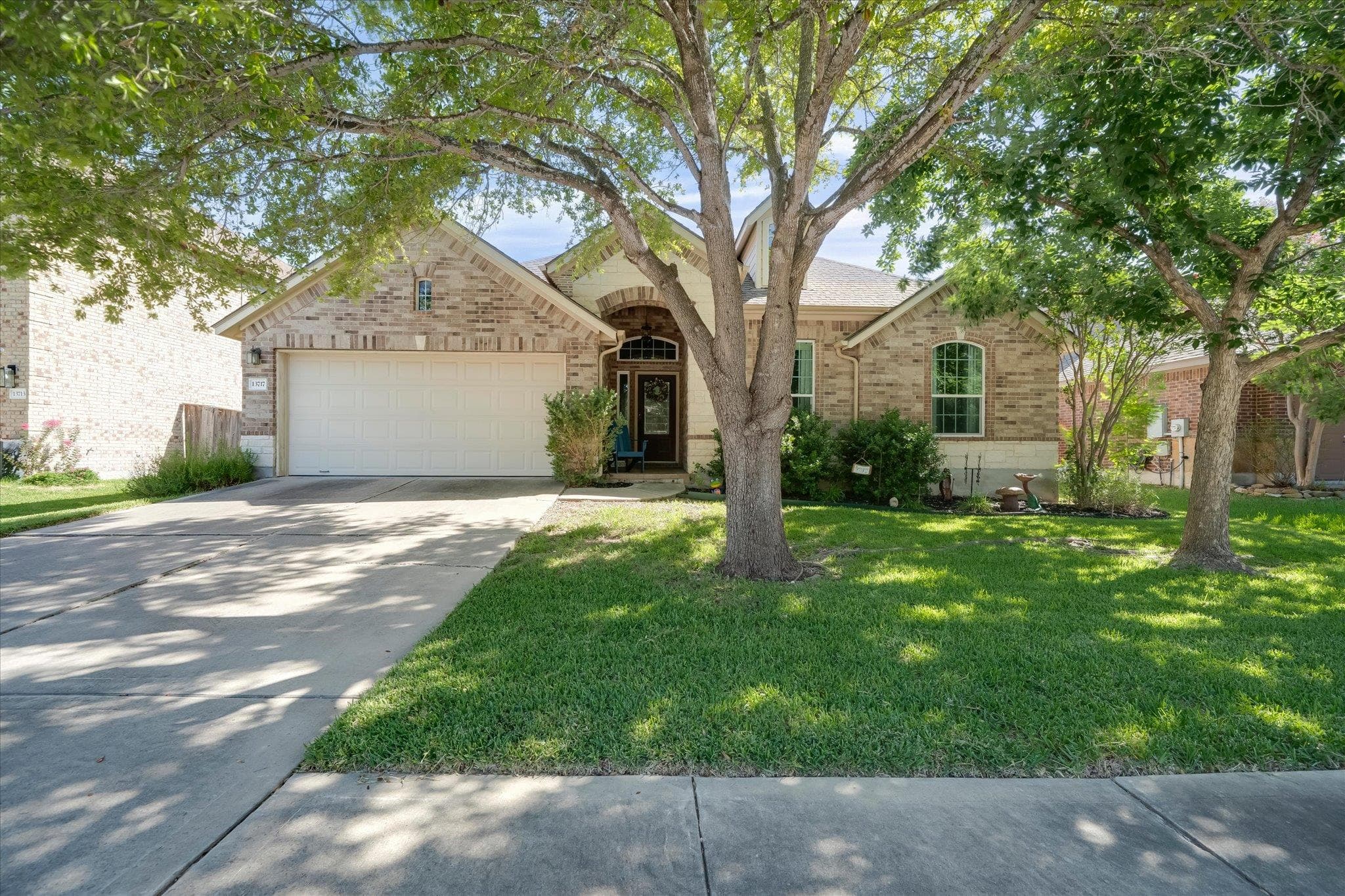 13717 Long Shadow Dr