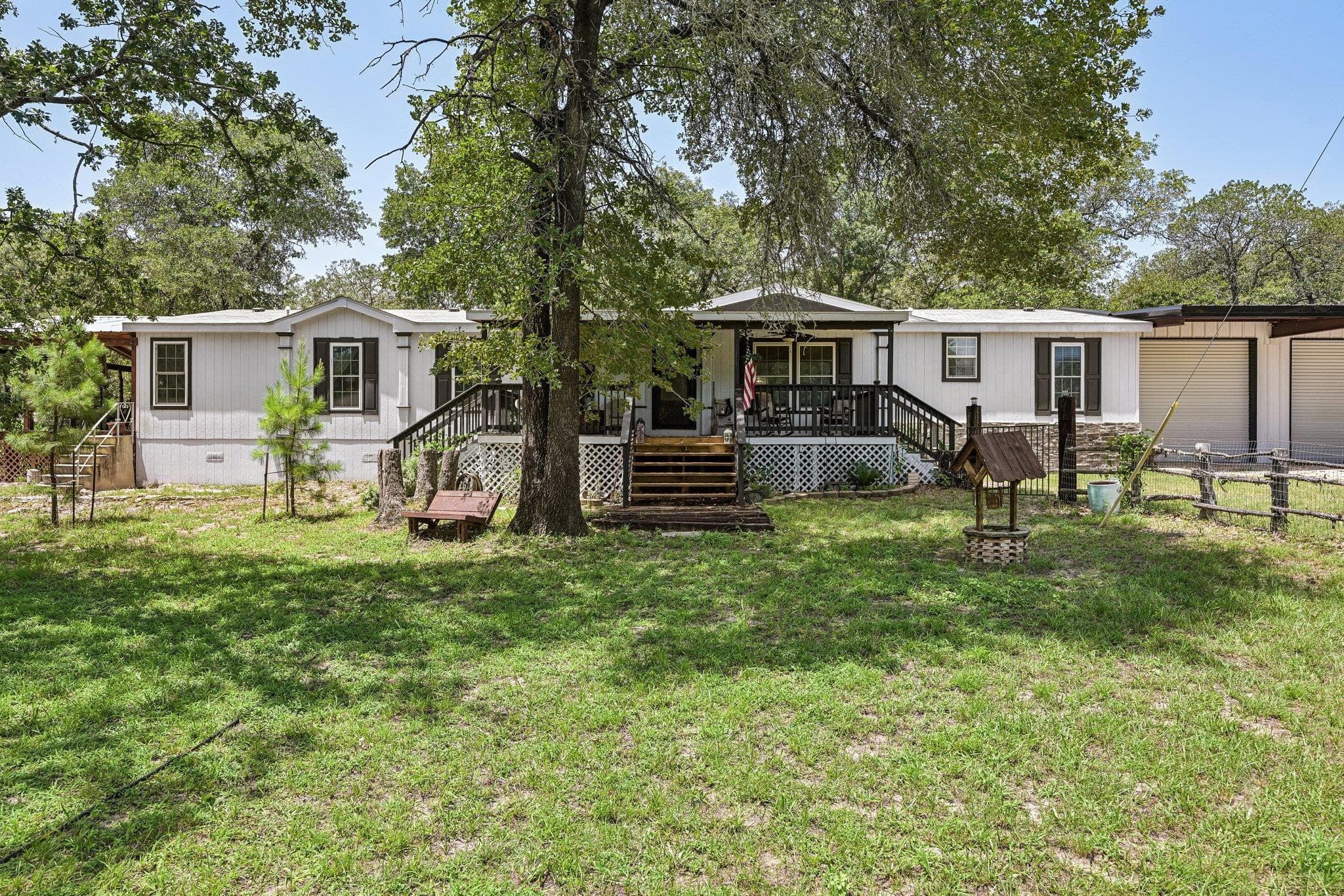 541 Hidden Oaks Dr