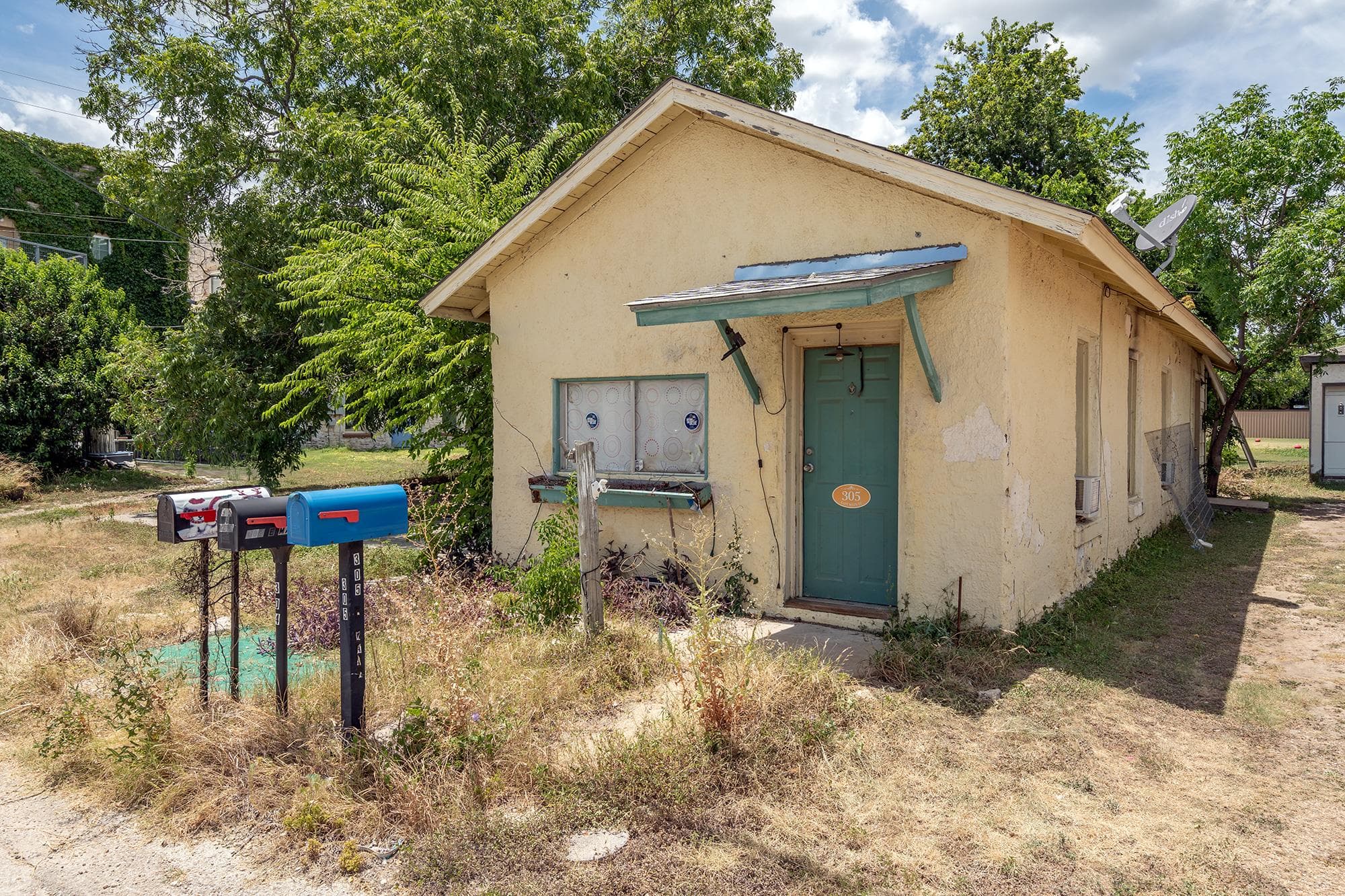 305 E Main St