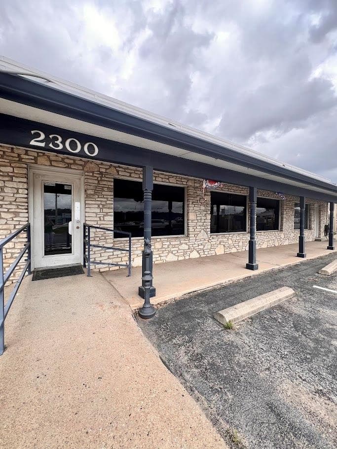 2300 N Us Highway 281 Hwy