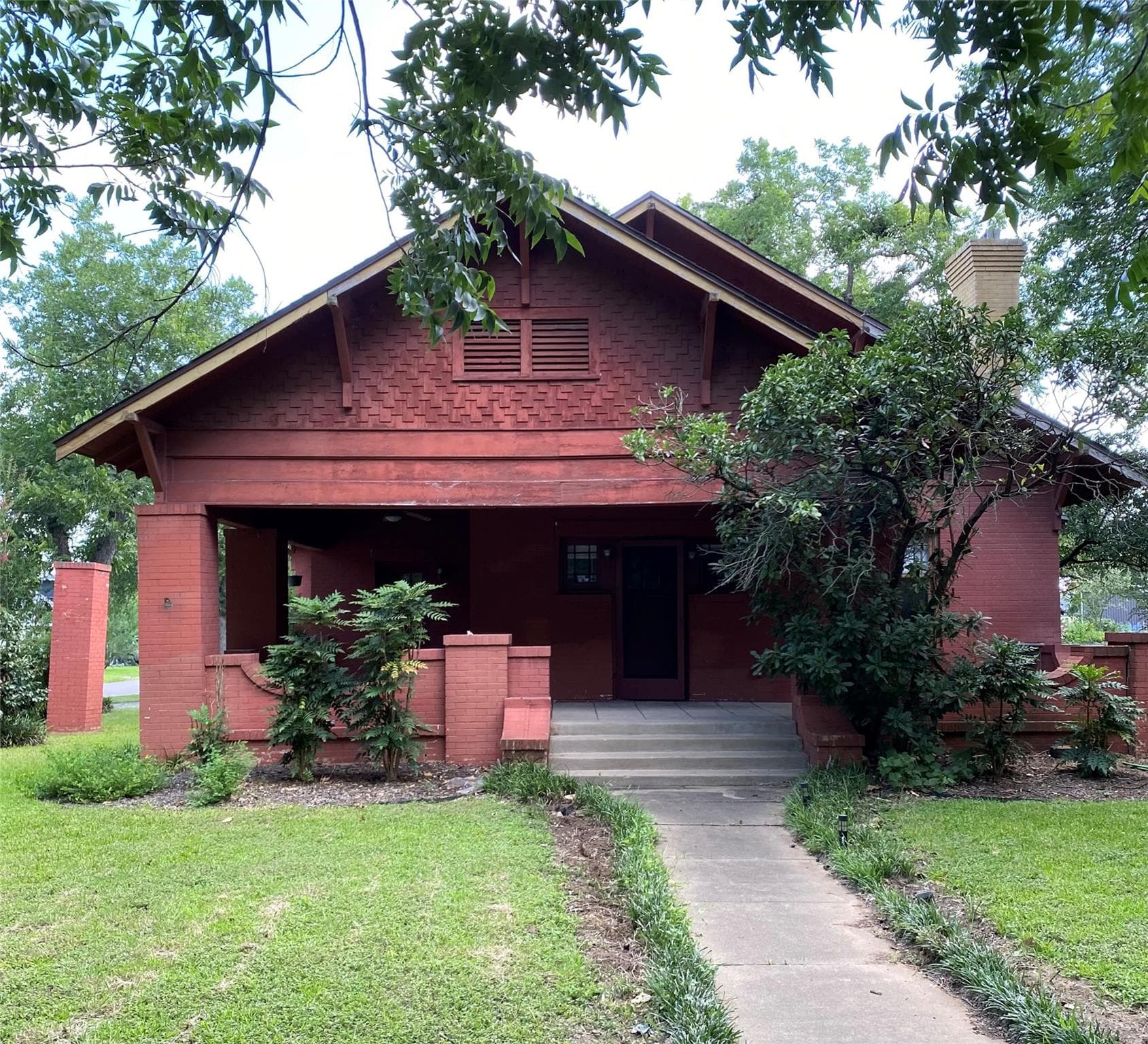 700 N Main St