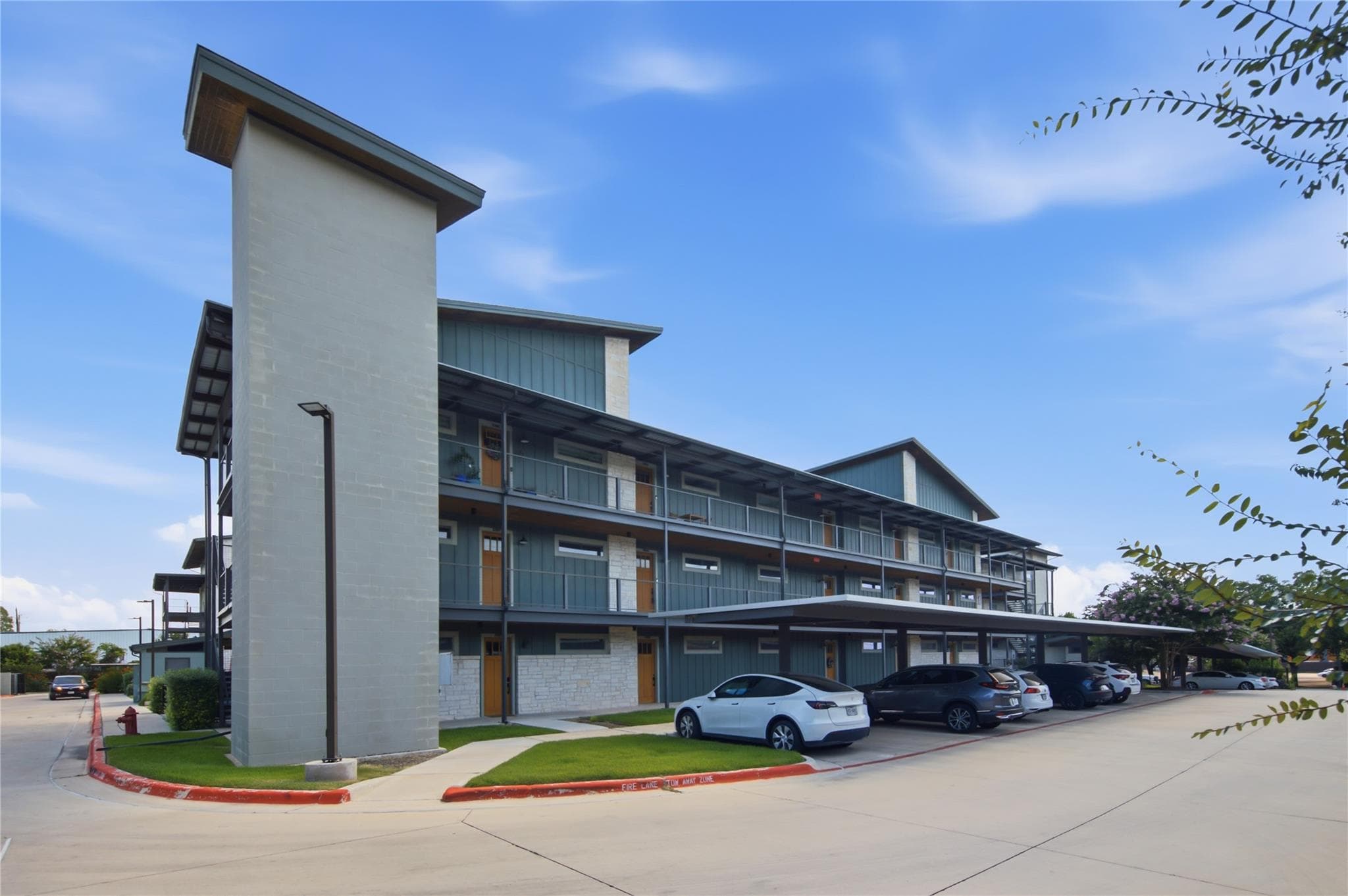 4704 Sunset Trl #3201