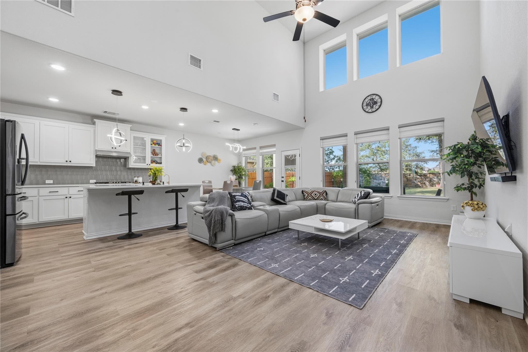 2328 Roaring River Trl