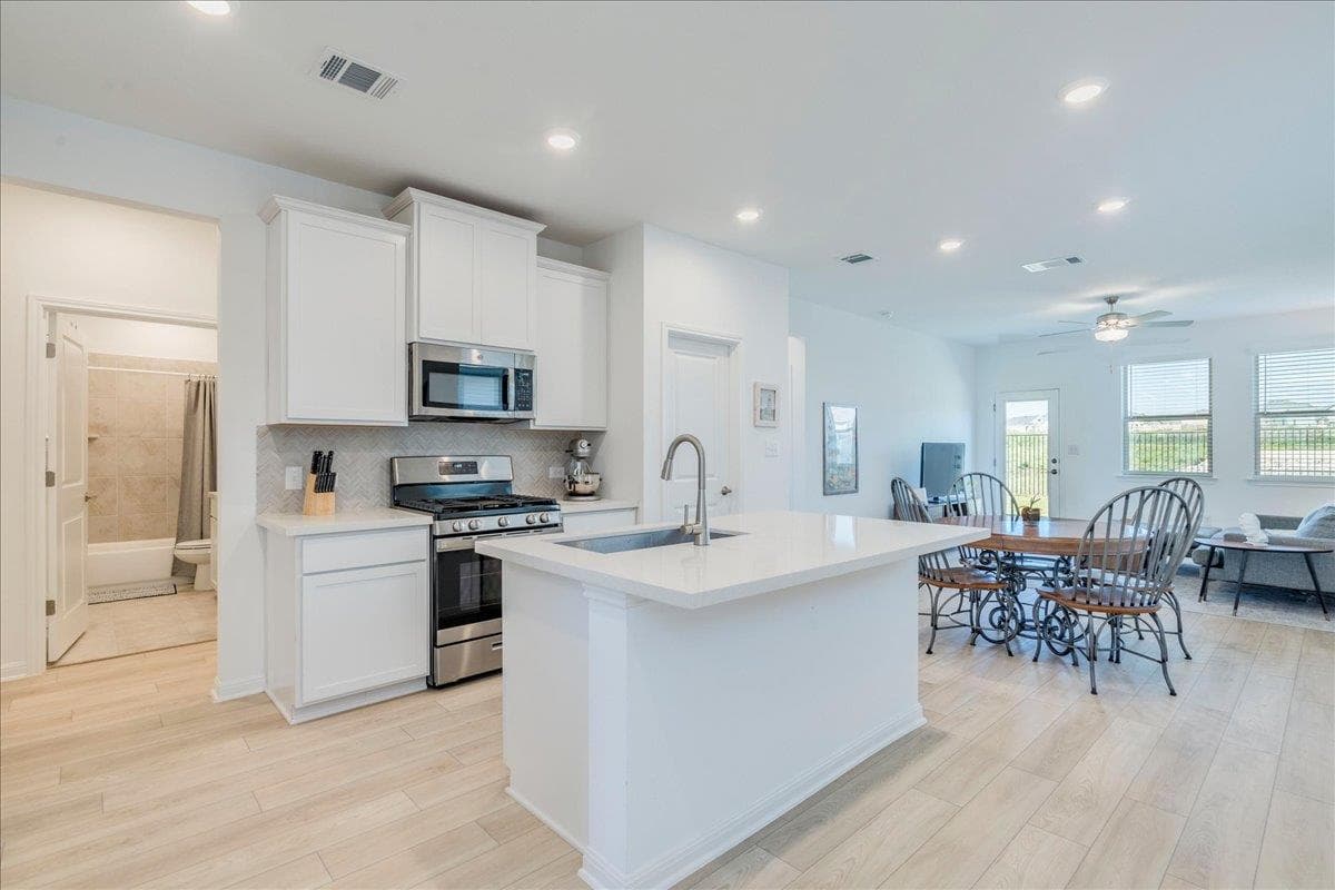802 Papaya Dr