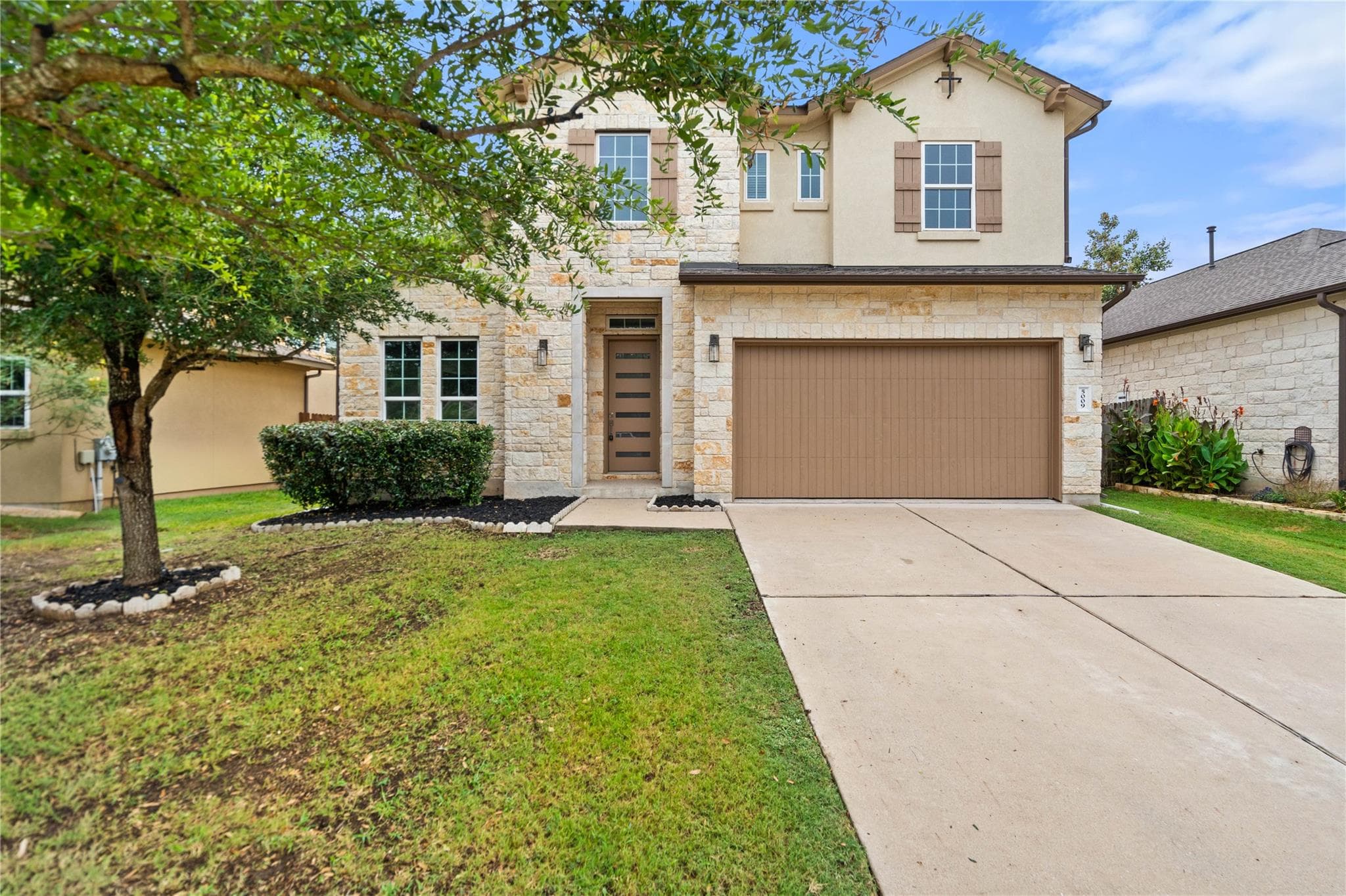 5009 Mandevilla Dr