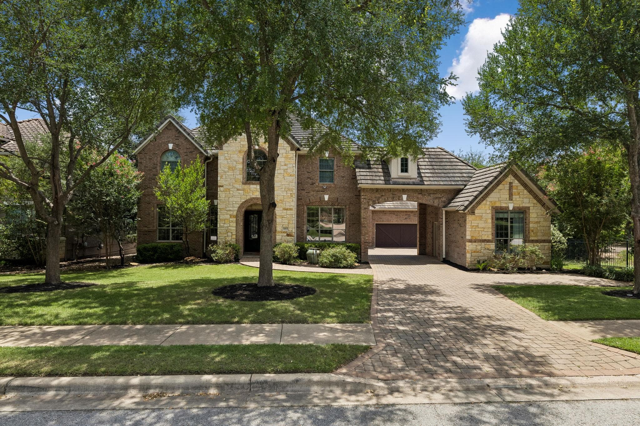 11813 Eagles Glen Dr