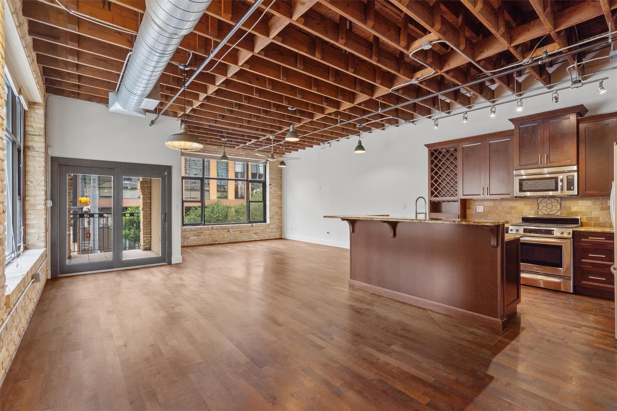 411 Brazos St #224