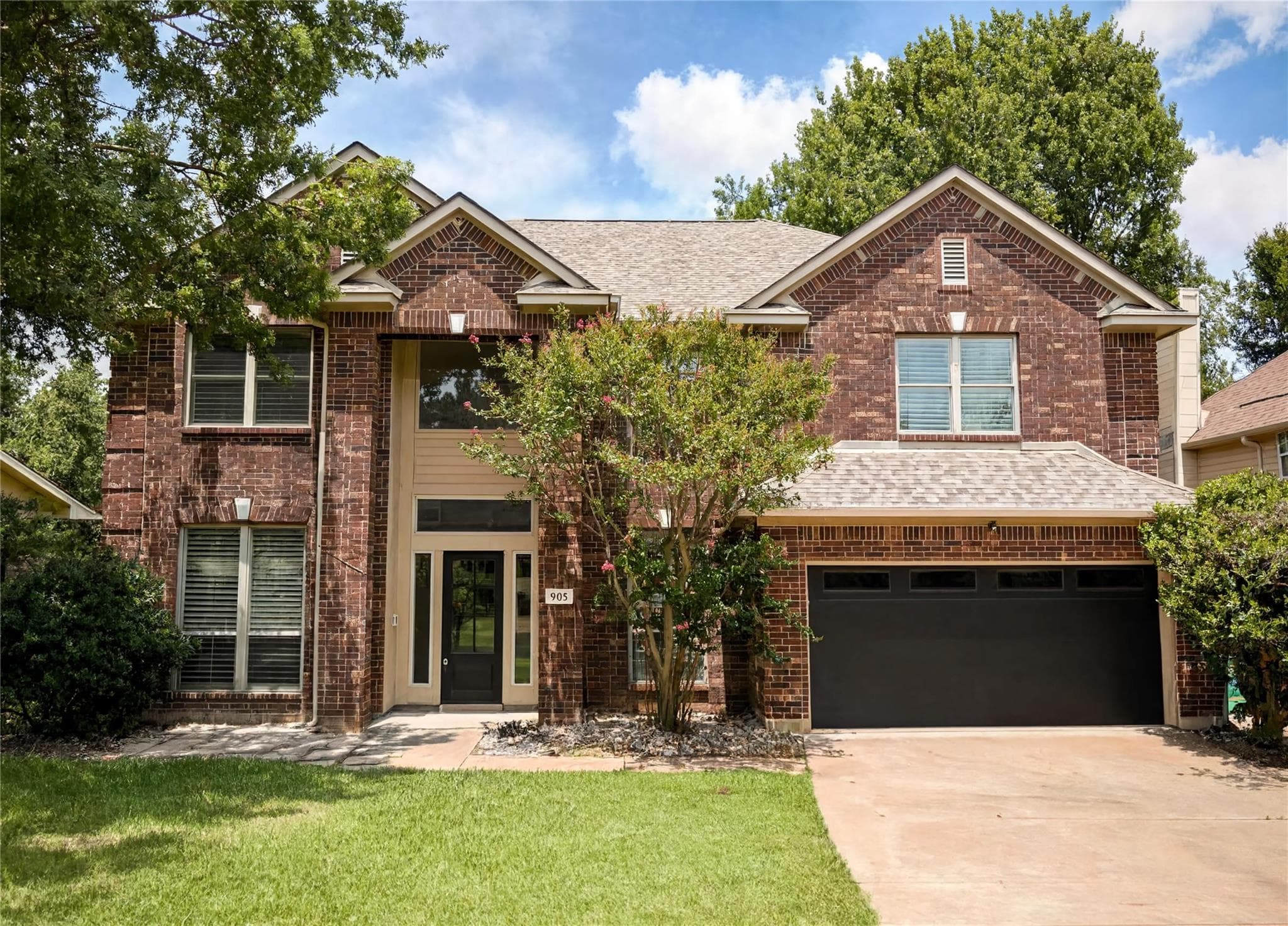 905 Sweetwater Cv