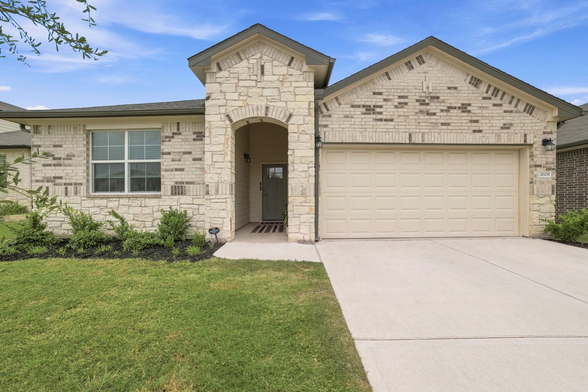 3608 Overlord Ln