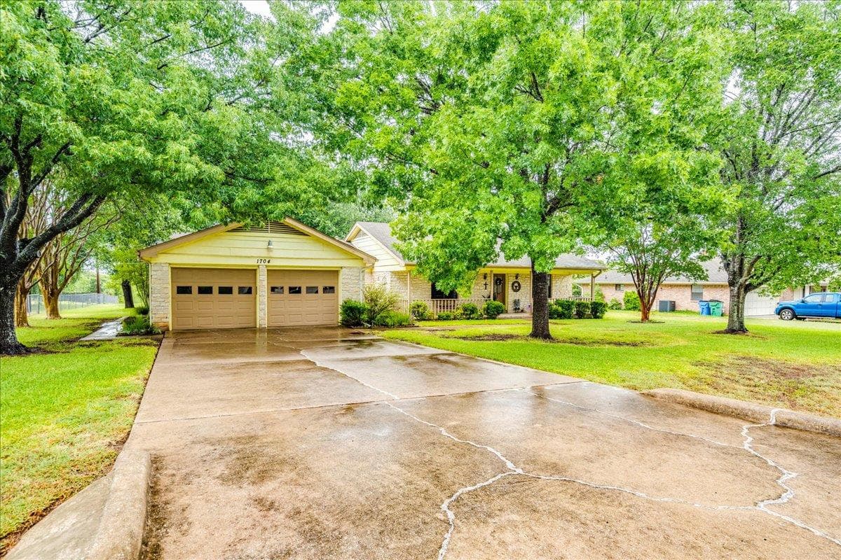 1704 Buttercup Rd
