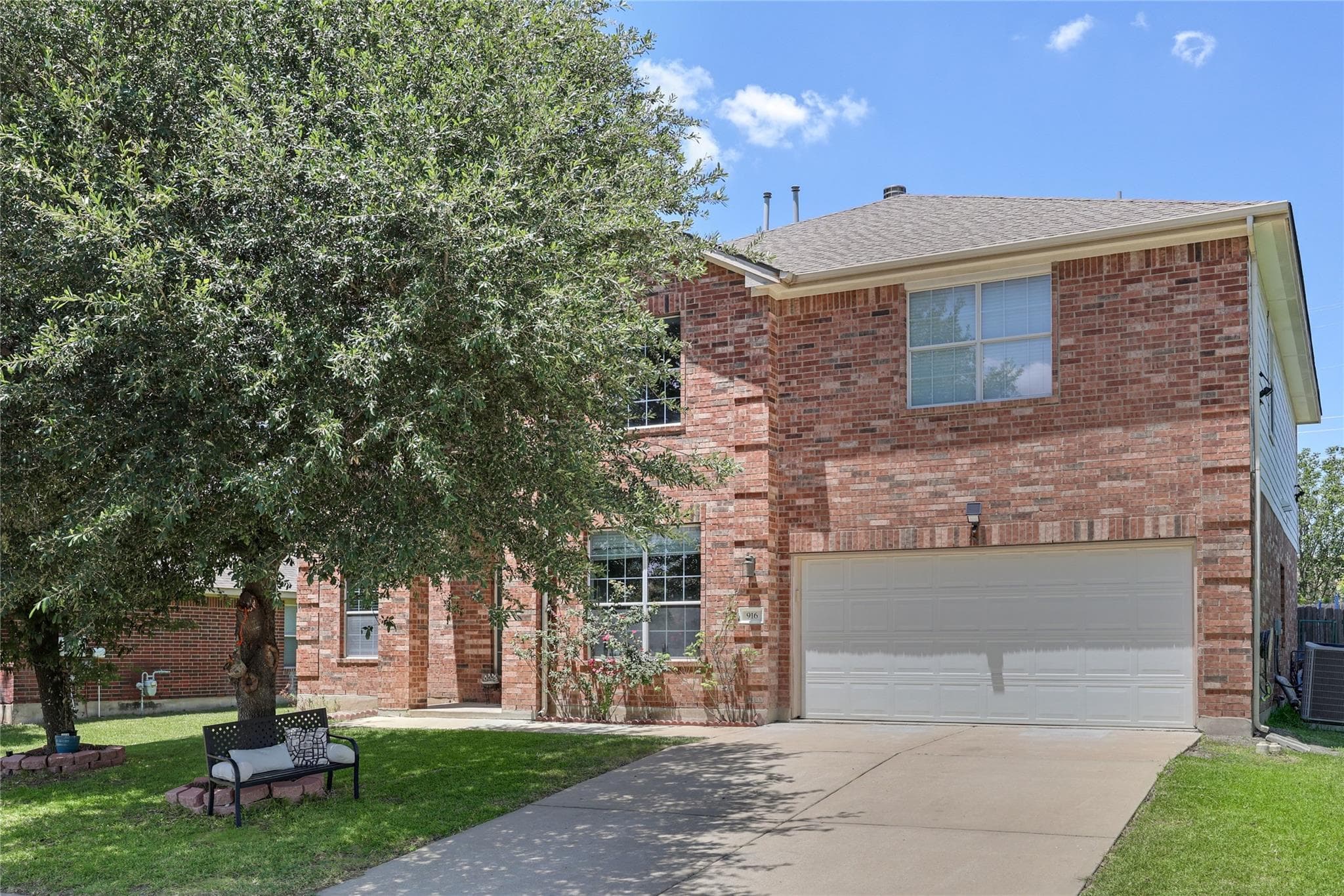 916 Abbeyglen Castle Dr