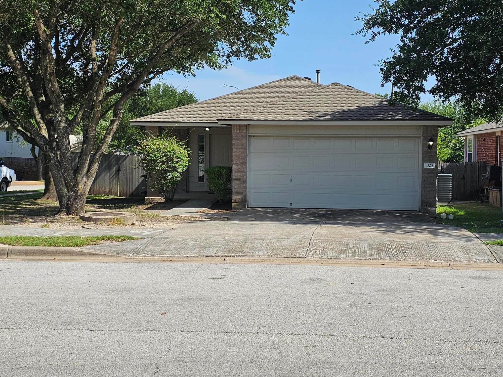 1325 Darjeeling Dr