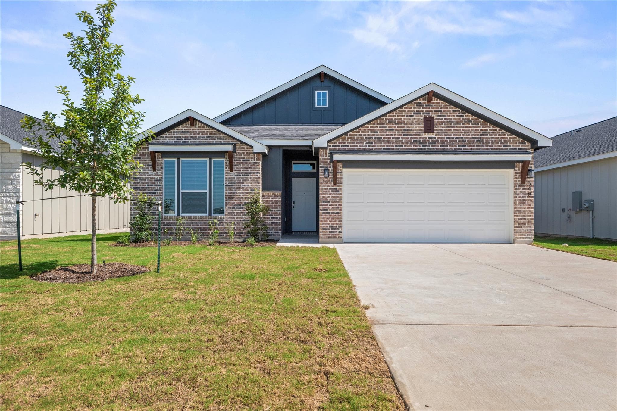 548 Gus Loop