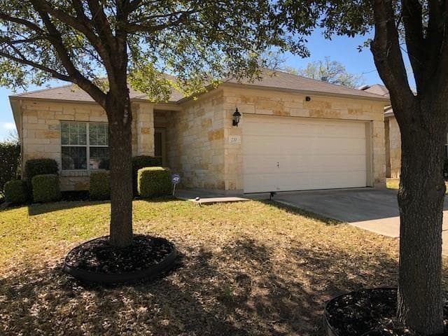 220 Housefinch Loop