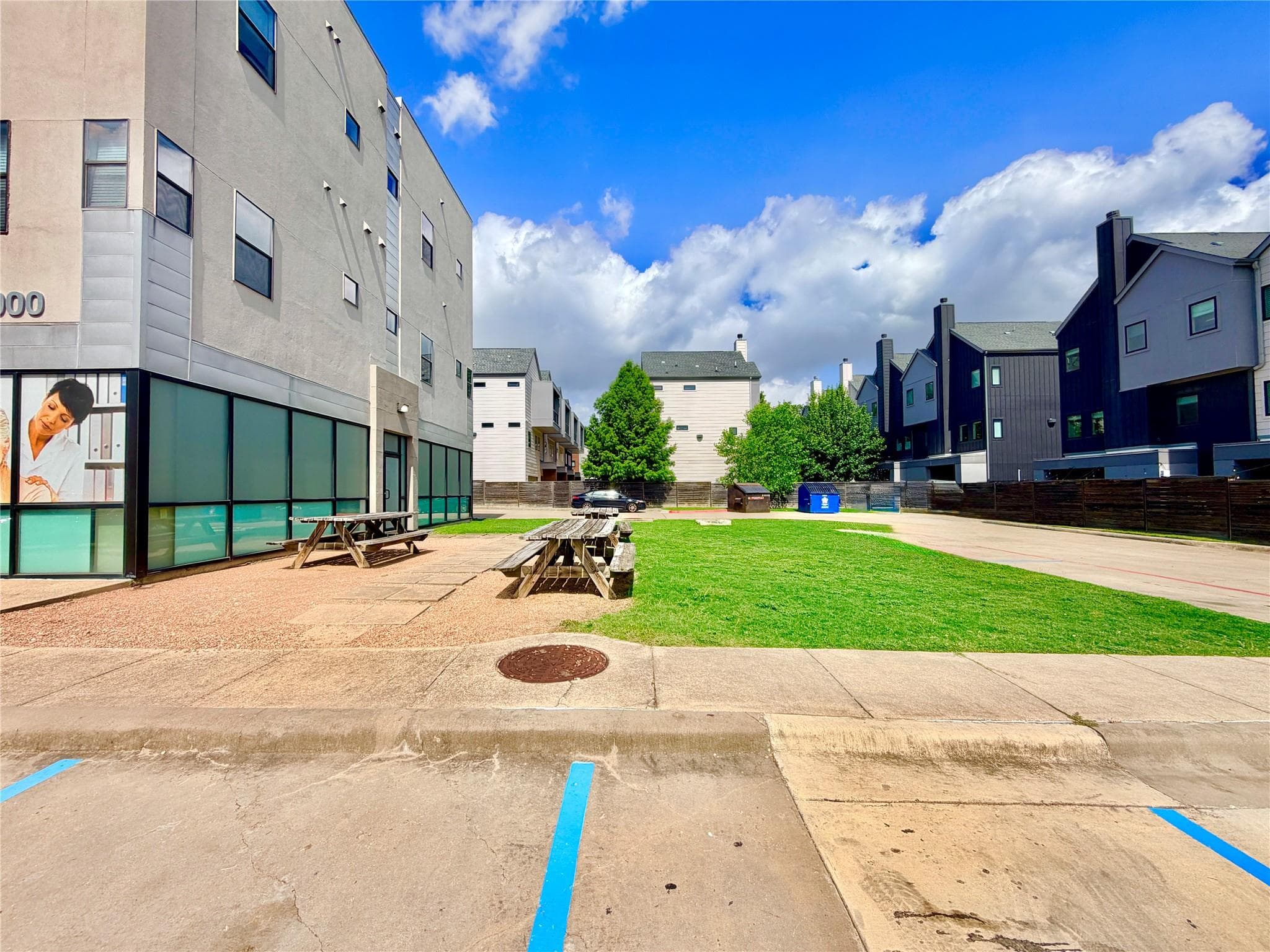 6000 S Congress Ave #Courtyard