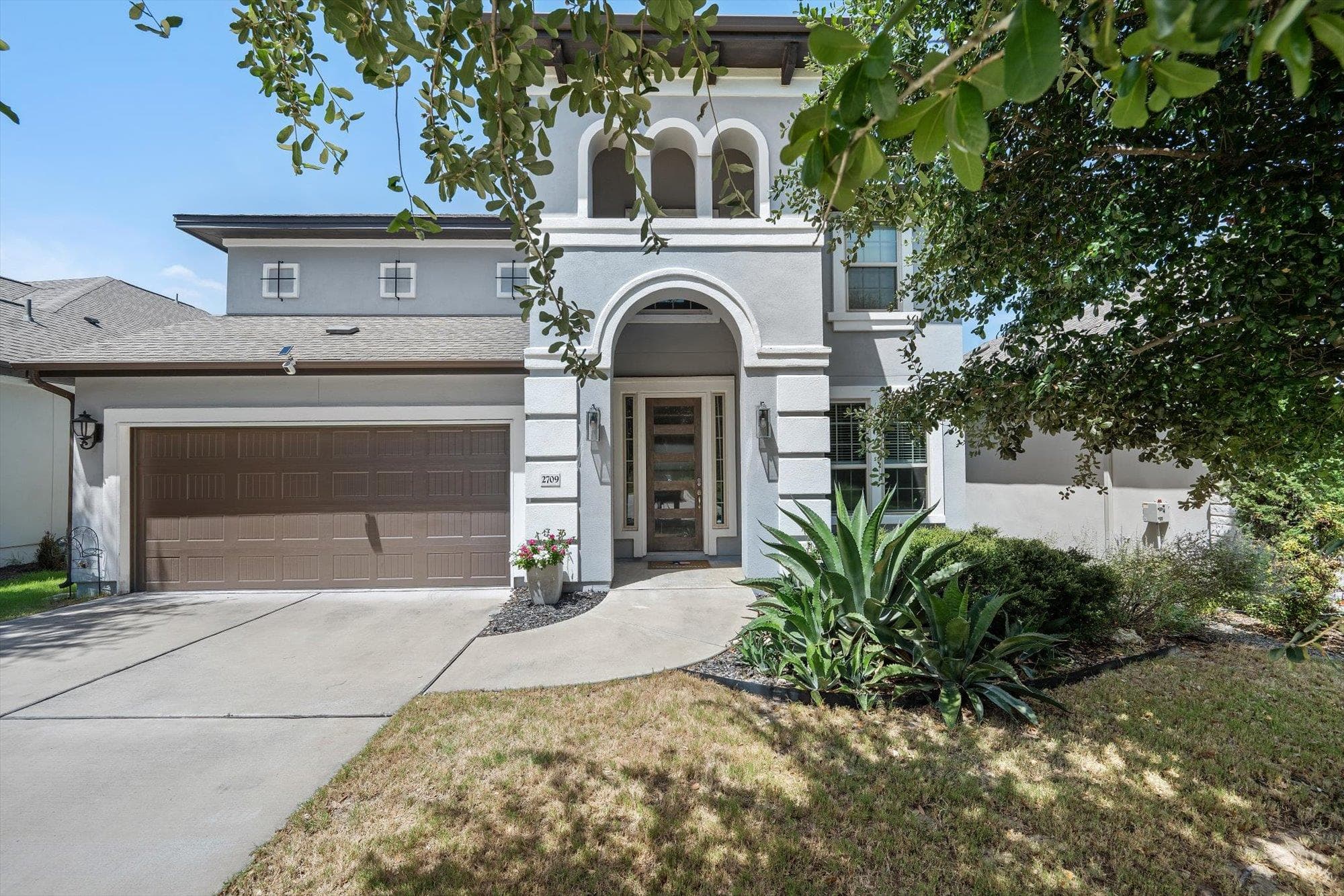 2709 Villa Capri Ct