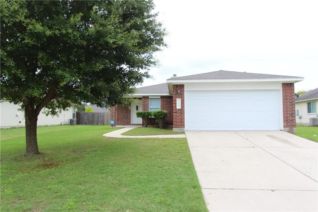 215 Jennifer Ln